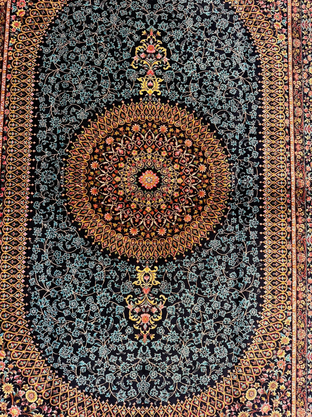 Luxury Persian Bamboo Silk Rug 100x150 cm – Robot-Woven & Hand-Knotted Edges