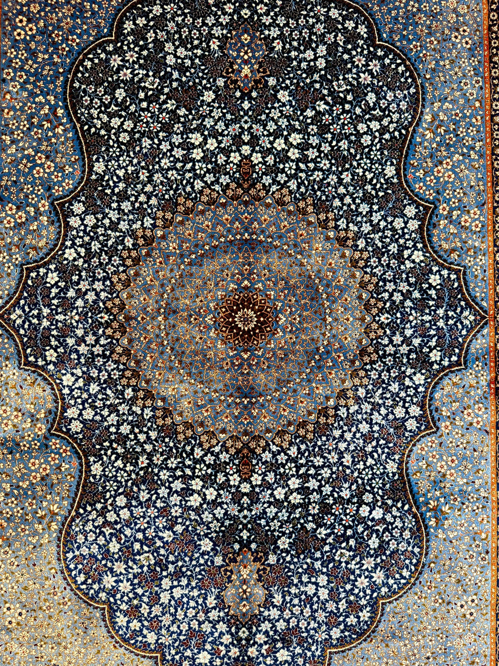 Luxury Persian Bamboo Silk Rug 100x150 cm – Robot-Woven & Hand-Knotted Edges