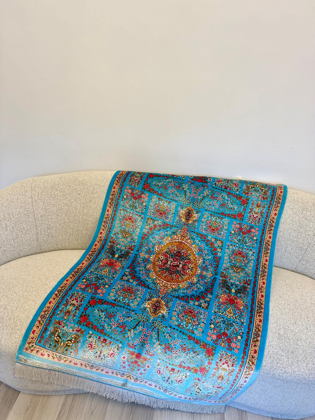 Luxury Persian Bamboo Silk Rug 85x125 cm – Robot-Woven & Hand-Knotted Edges