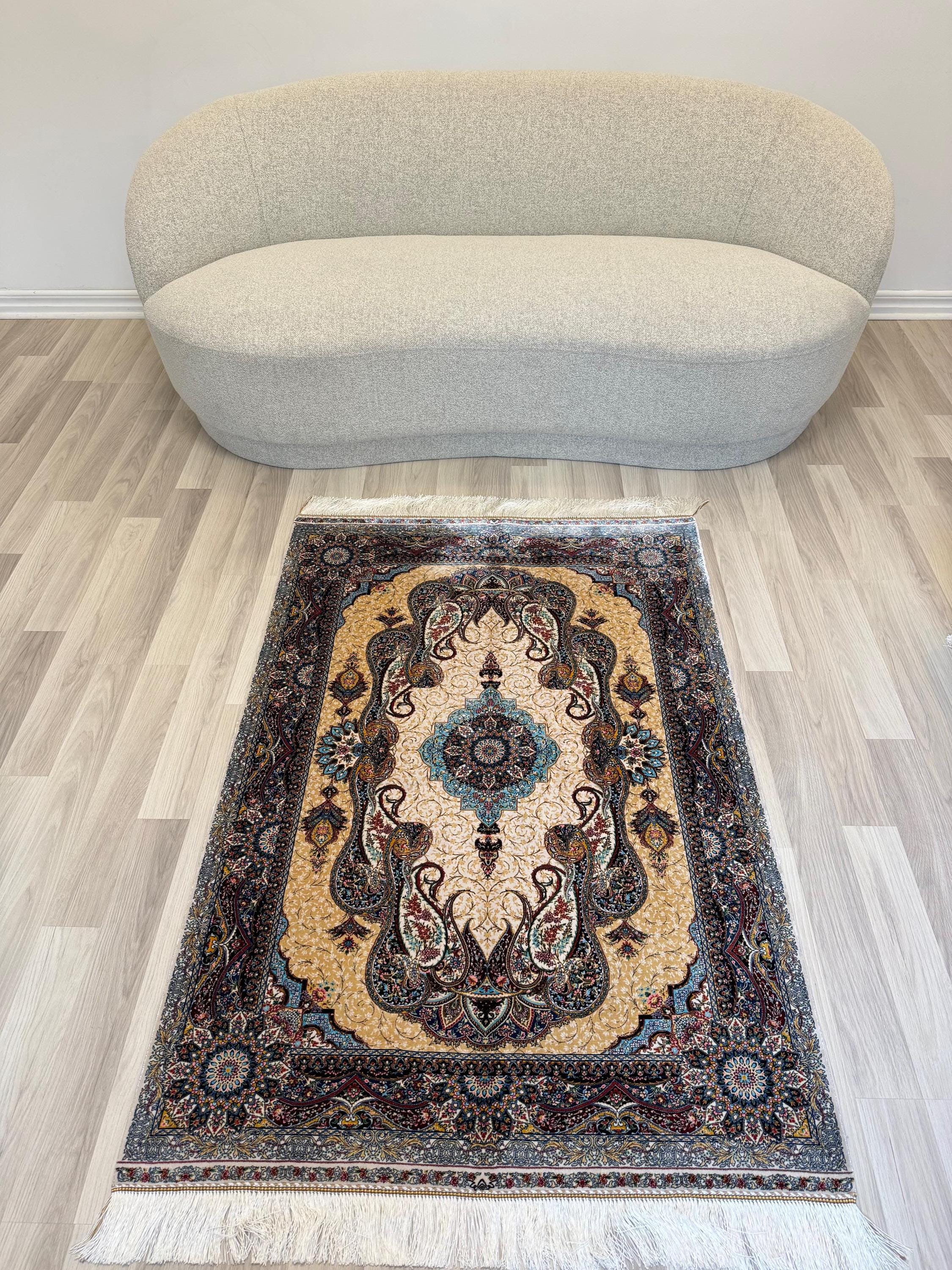 Luxury Persian Bamboo Silk Rug 100x150 cm – Robot-Woven & Hand-Knotted Edges