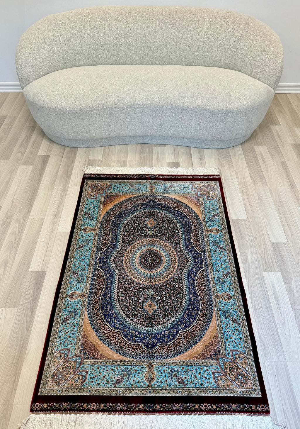 Luxury Persian Bamboo Silk Rug 100x150 cm – Robot-Woven & Hand-Knotted Edges