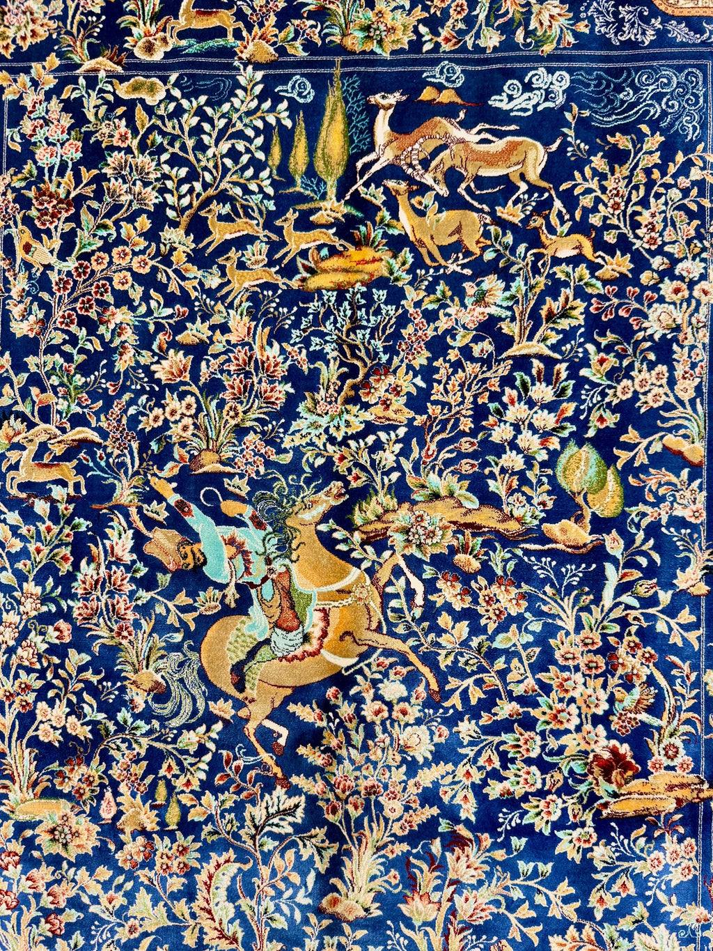 Luxury Persian Bamboo Silk Rug 120x180 cm – Robot-Woven & Hand-Knotted Edges