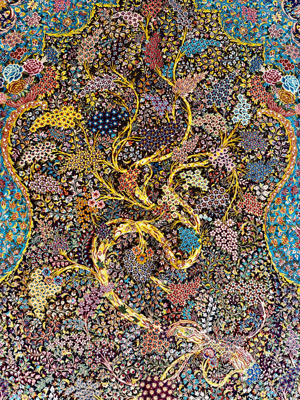 Luxury Persian Bamboo Silk Rug 100x150 cm – Robot-Woven & Hand-Knotted Edges