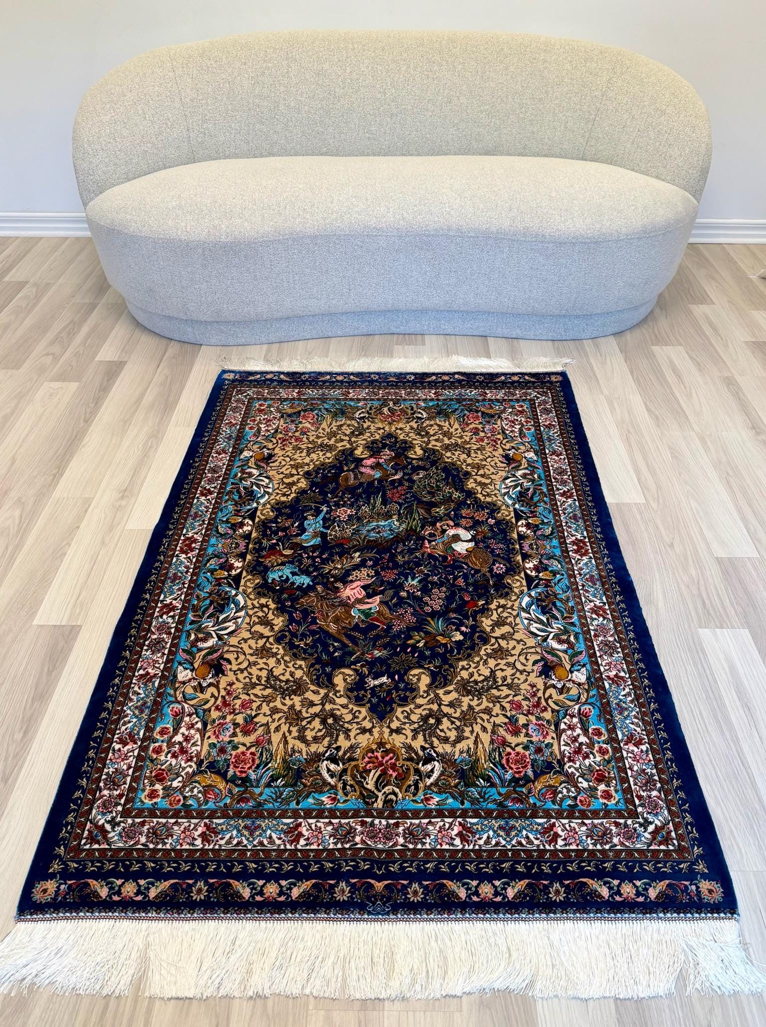 Luxury Persian Bamboo Silk Rug 100x150 cm – Robot-Woven & Hand-Knotted Edges