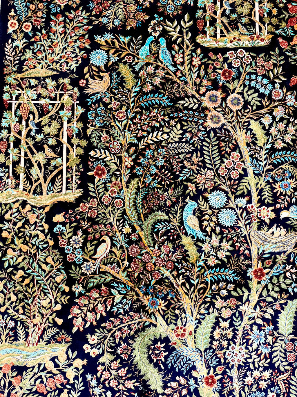 Luxury Persian Bamboo Silk Rug 120x180 cm – Robot-Woven & Hand-Knotted Edges