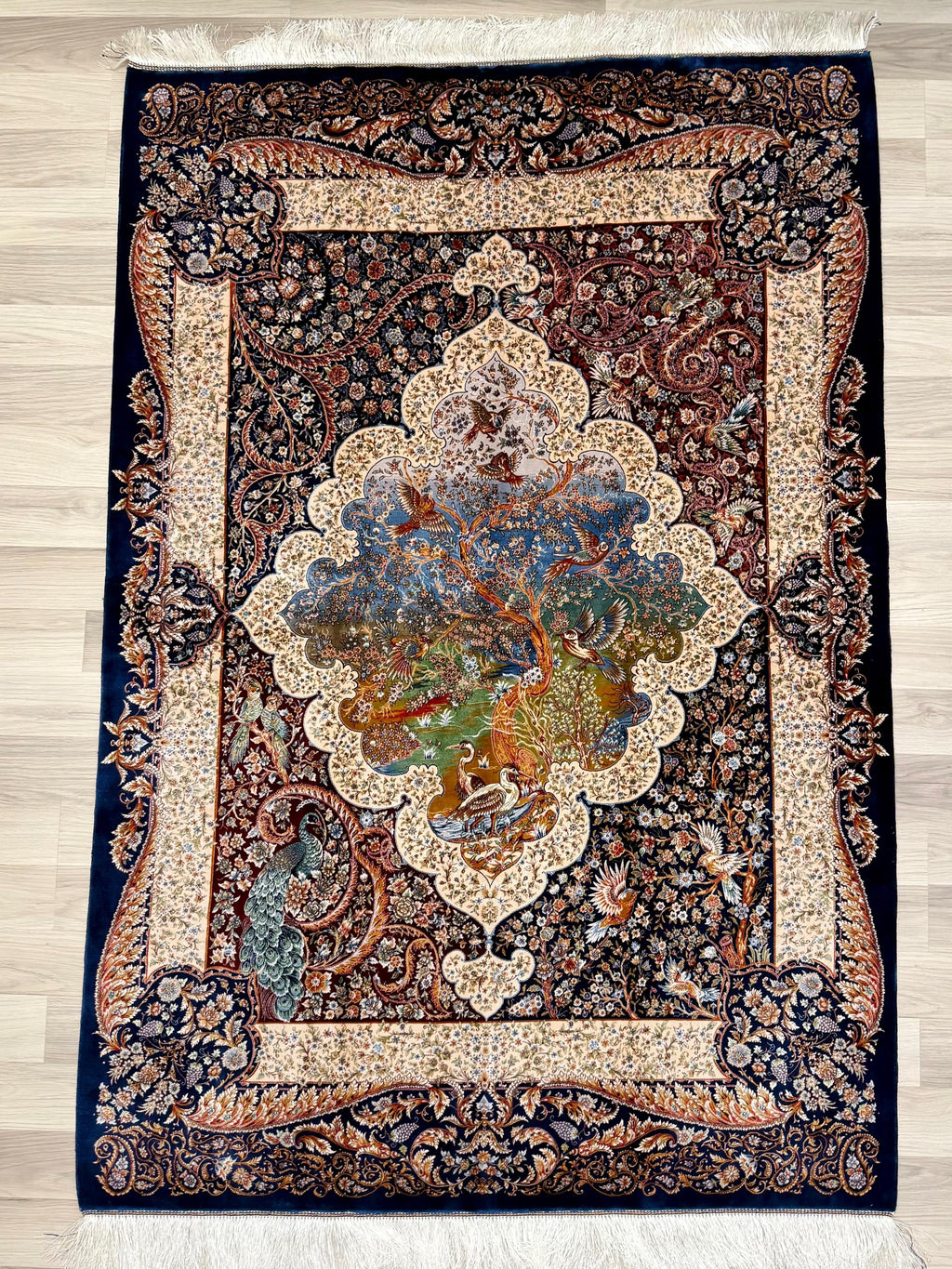 Luxury Persian Bamboo Silk Rug 120x180 cm – Robot-Woven & Hand-Knotted Edges