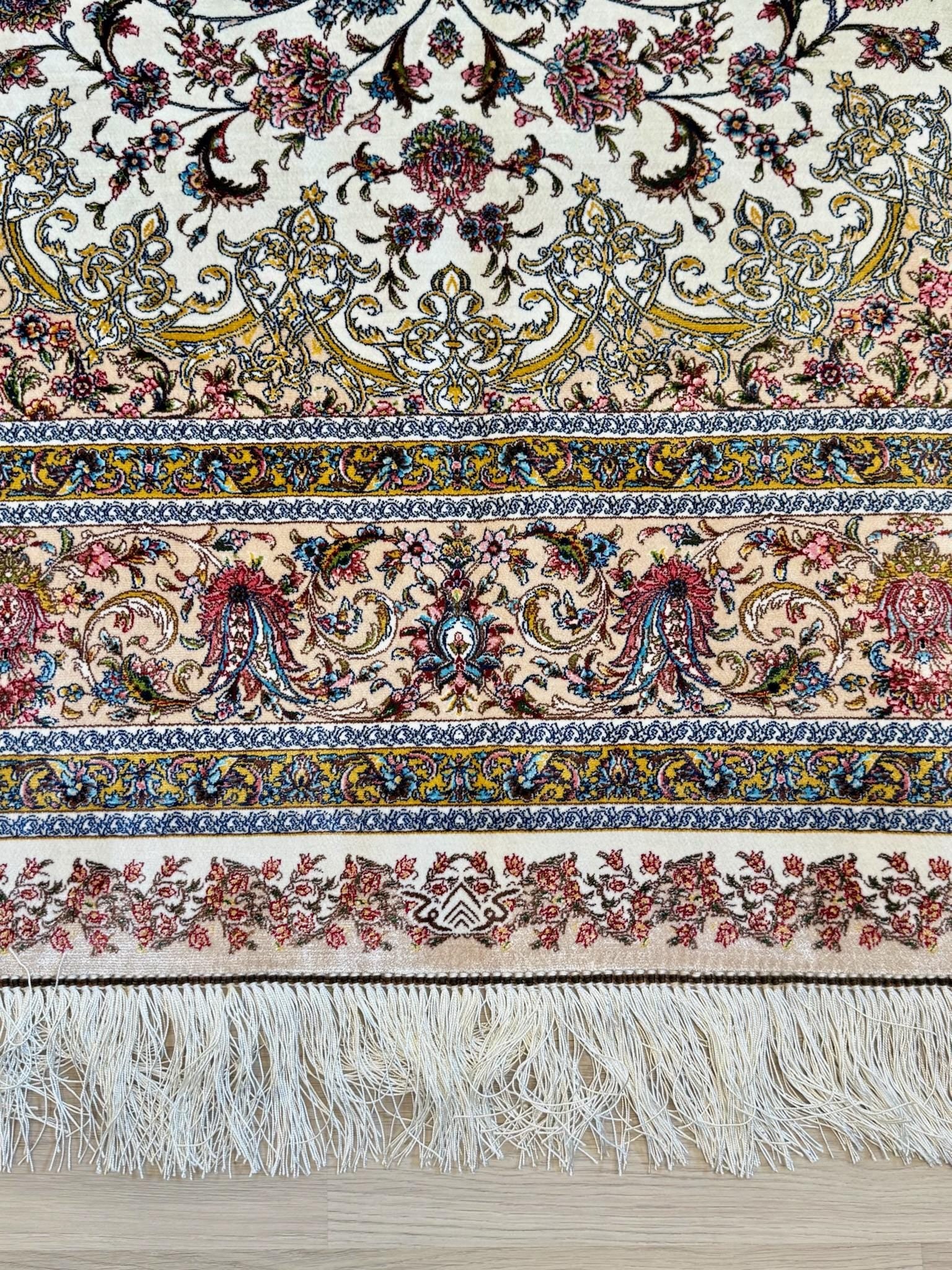 Luxury Persian Bamboo Silk Rug 150x225 cm – Robot-Woven & Hand-Knotted Edges