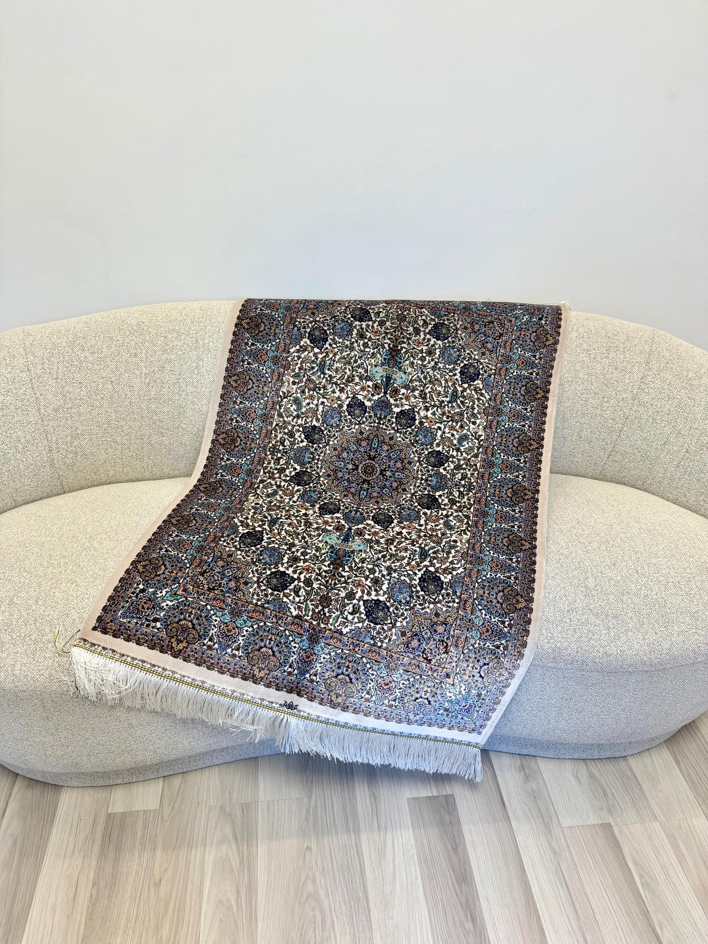 Luxury Persian Bamboo Silk Rug 80x120 cm – Robot-Woven & Hand-Knotted Edges