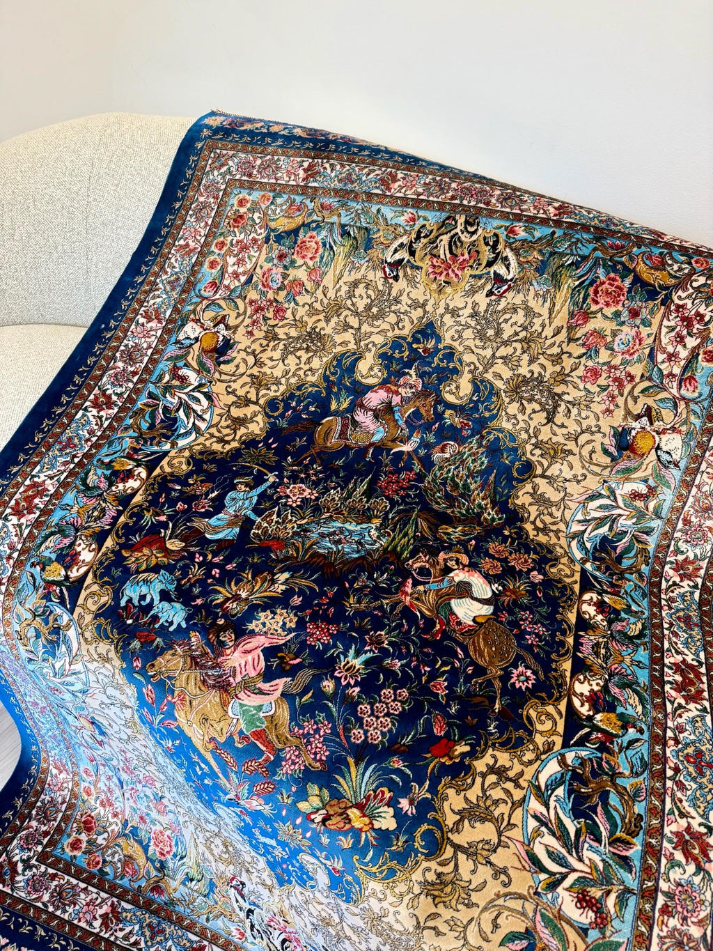 Luxury Persian Bamboo Silk Rug 100x150 cm – Robot-Woven & Hand-Knotted Edges