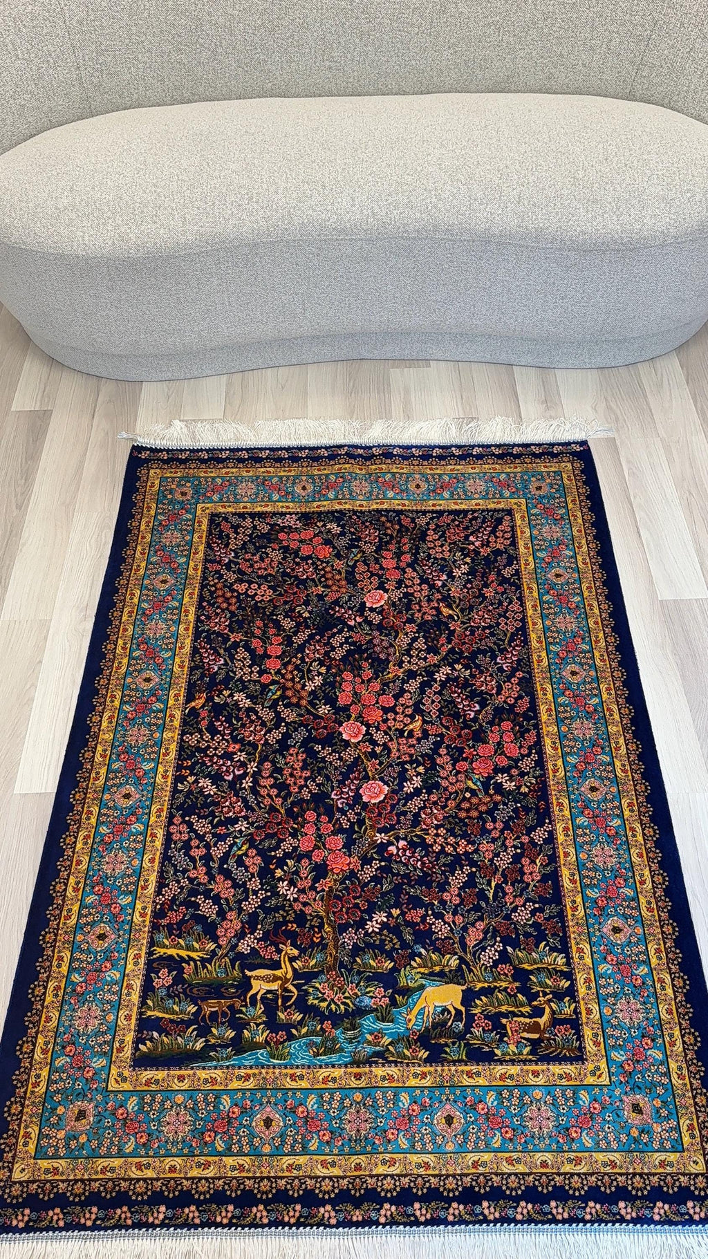 Luxury Persian Bamboo Silk Rug 100x150 cm – Robot-Woven & Hand-Knotted Edges