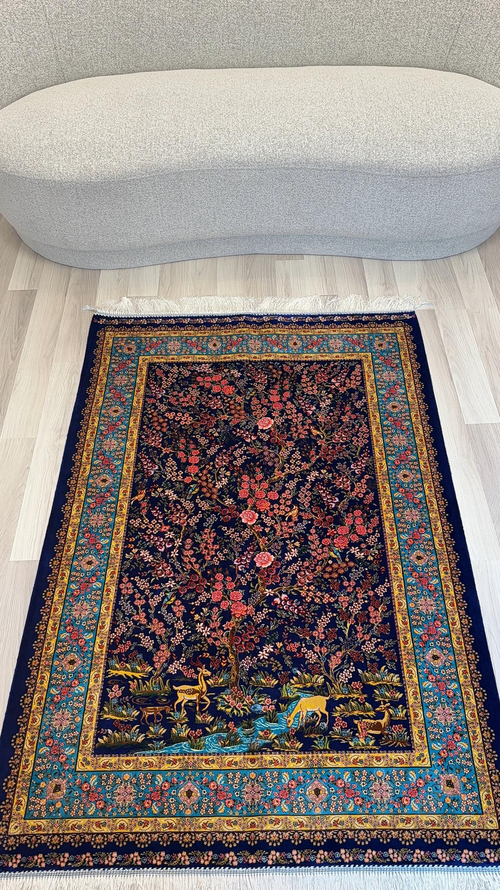 Luxury Persian Bamboo Silk Rug 100x150 cm – Robot-Woven & Hand-Knotted Edges