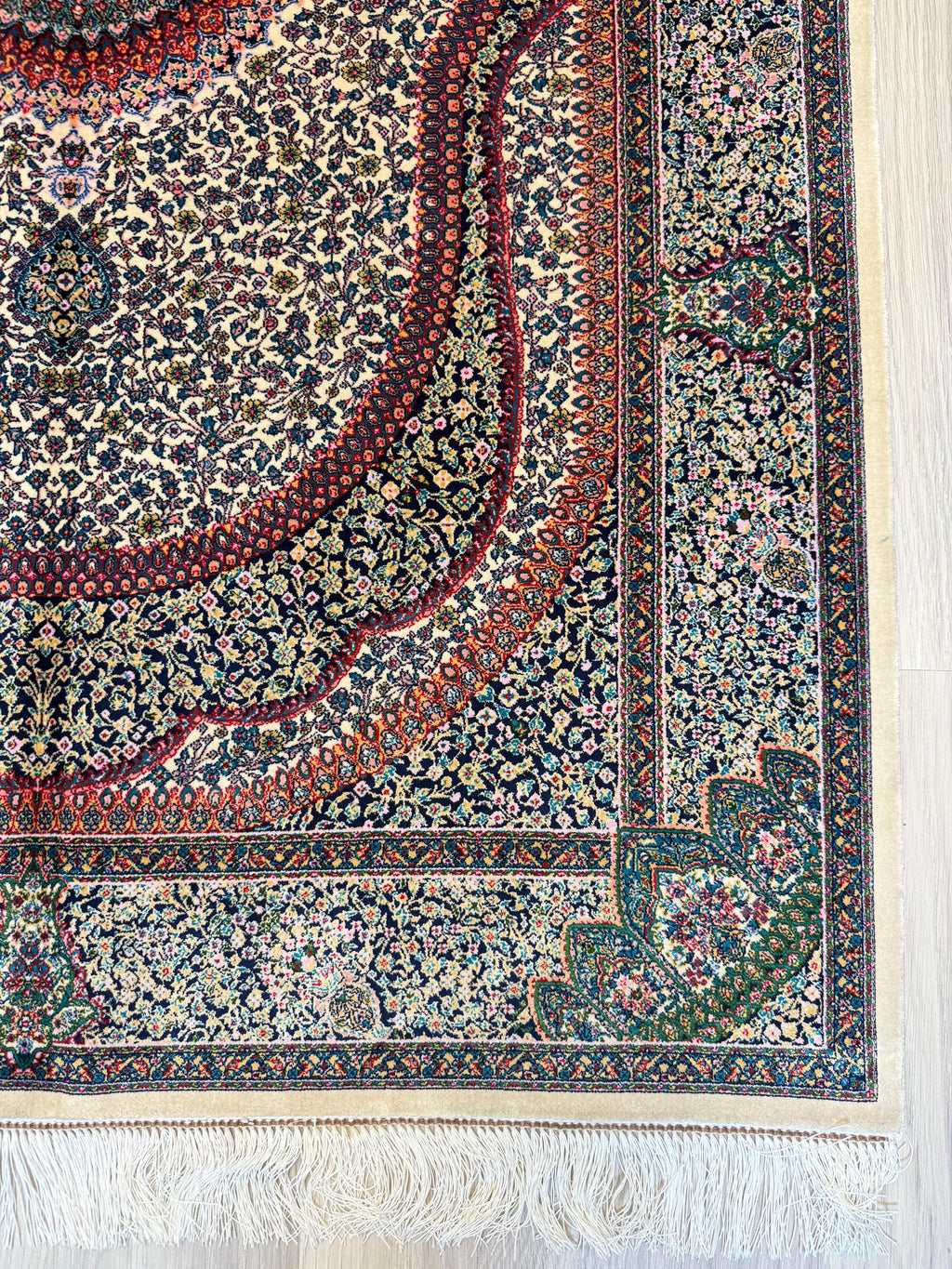 Luxury Persian Bamboo Silk Rug 100x150 cm – Robot-Woven & Hand-Knotted Edges