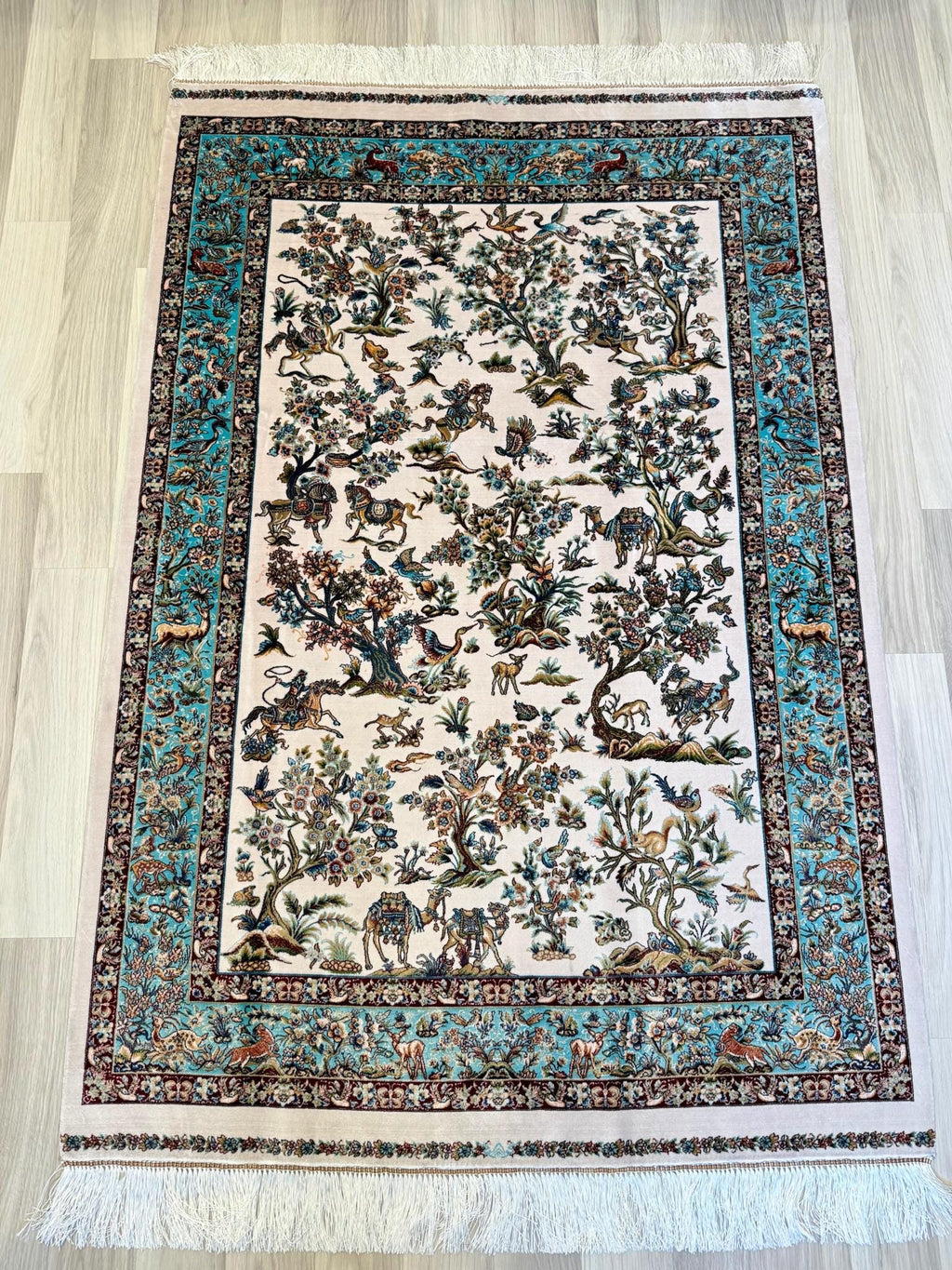 Luxury Persian Bamboo Silk Rug 100x150 cm – Robot-Woven & Hand-Knotted Edges