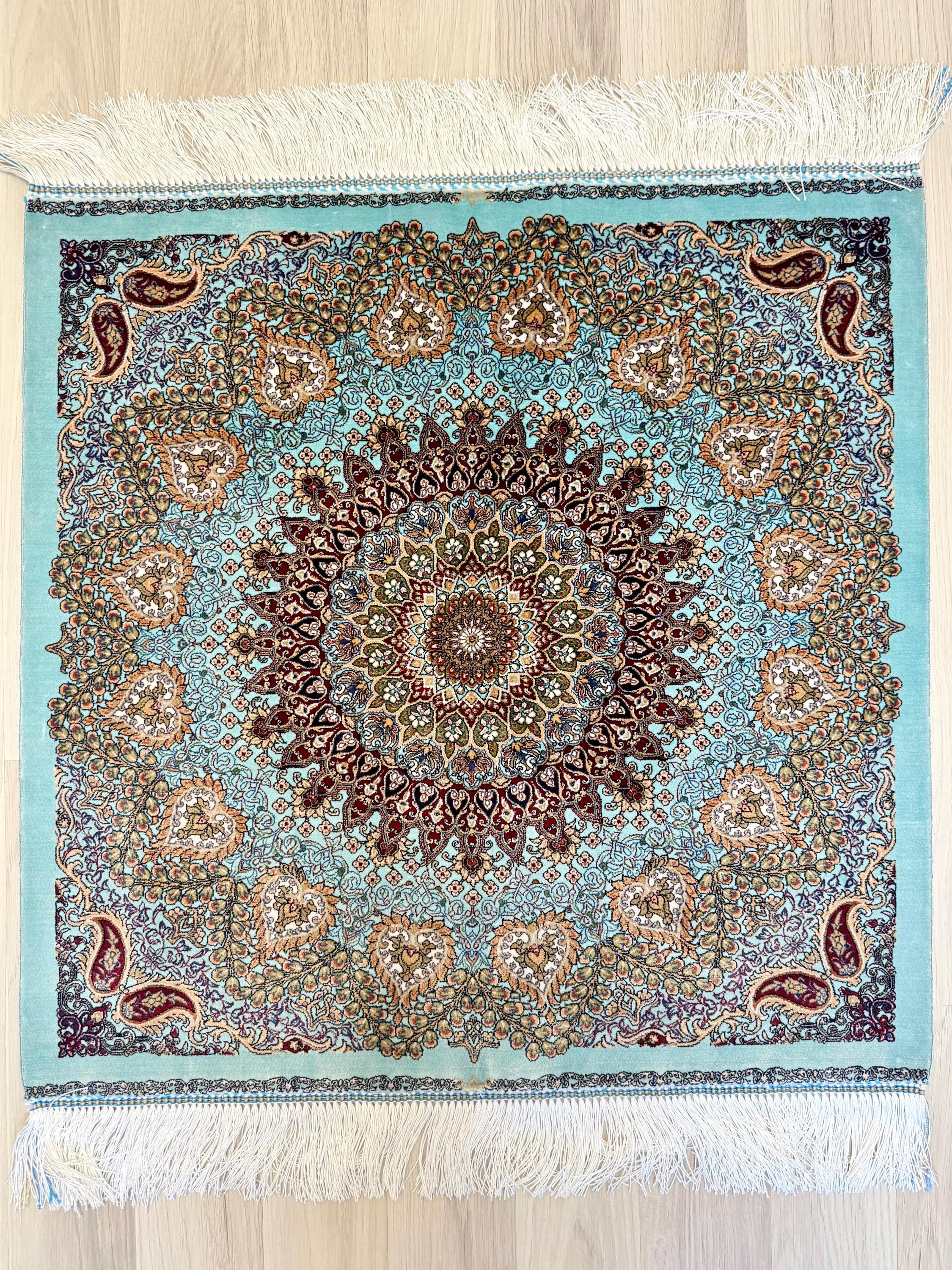 Luxury Persian Bamboo Silk Rug Wall Art Rug 70x70 cm – Robot-Woven & Hand-Knotted Edges