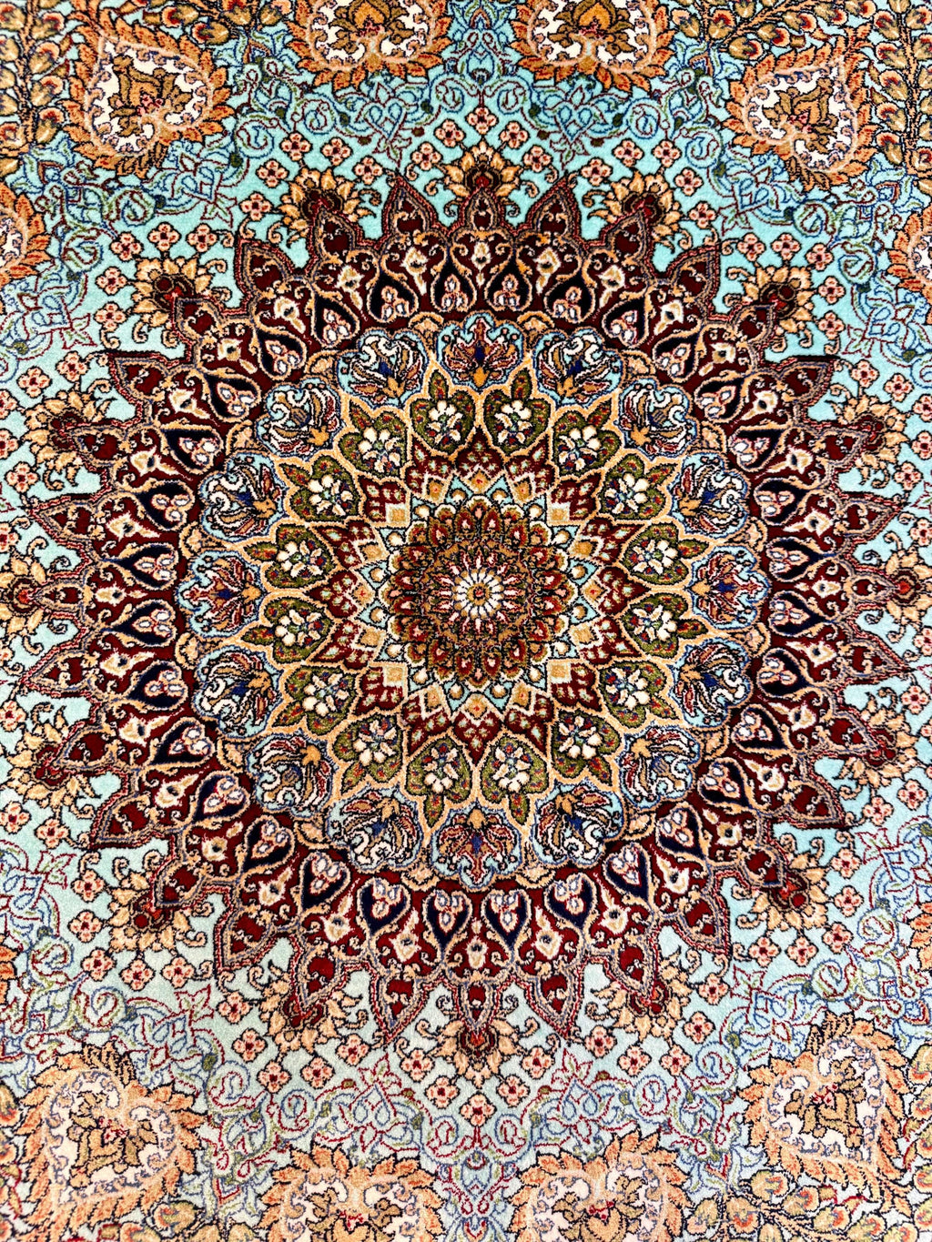 Luxury Persian Bamboo Silk Rug Wall Art Rug 70x70 cm – Robot-Woven & Hand-Knotted Edges