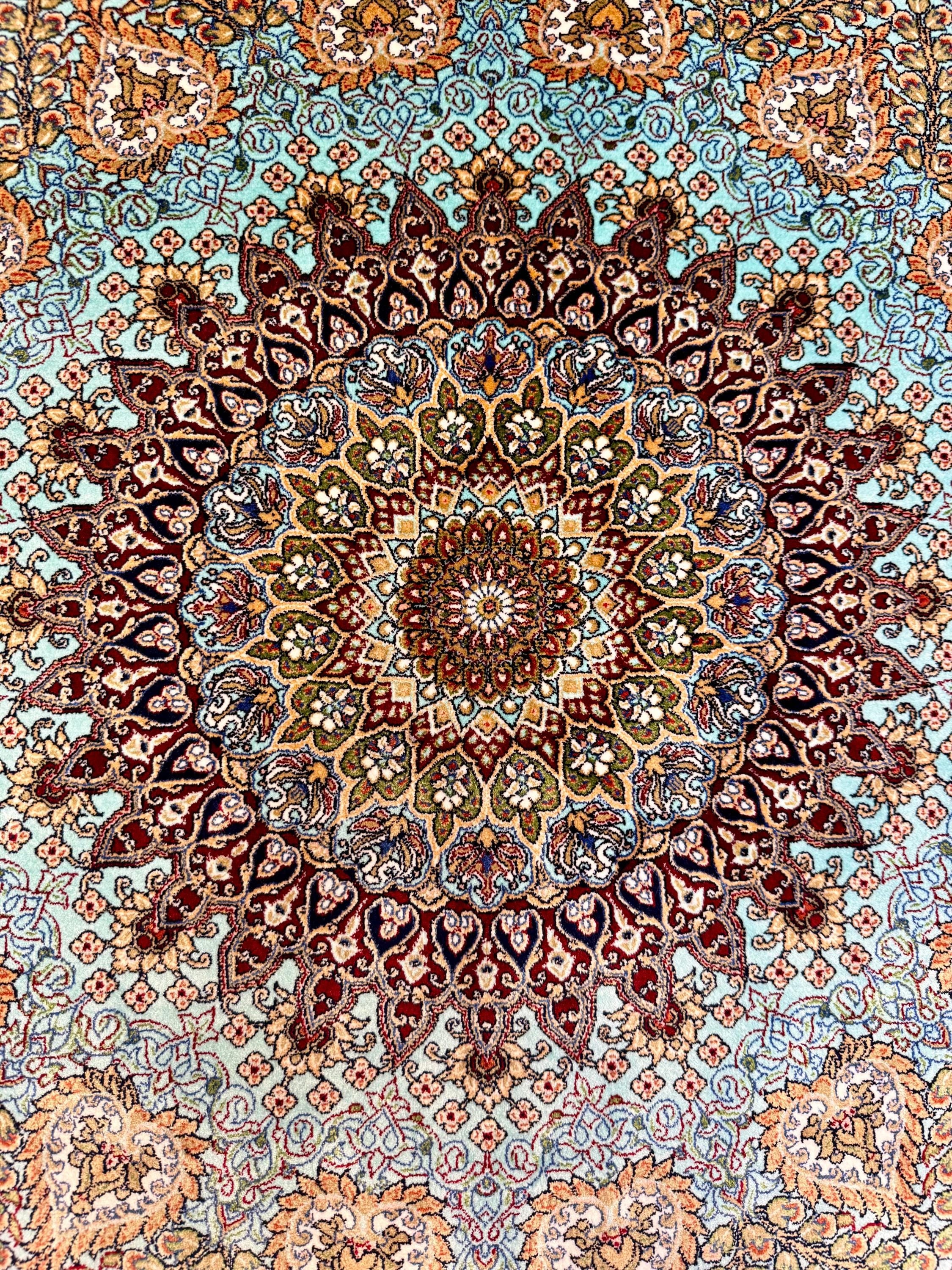 Luxury Persian Bamboo Silk Rug Wall Art Rug 70x70 cm – Robot-Woven & Hand-Knotted Edges