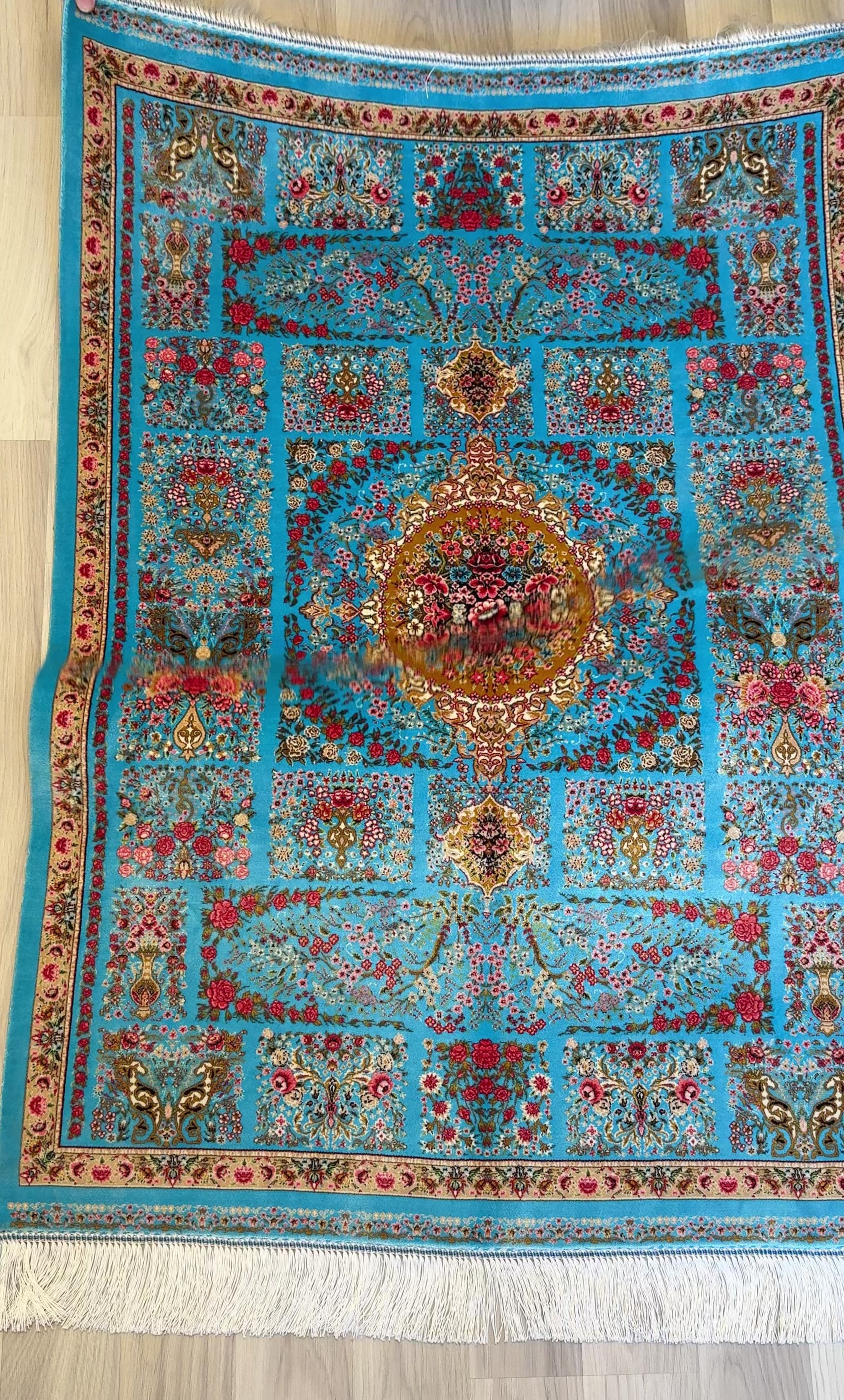 Luxury Persian Bamboo Silk Rug 85x125 cm – Robot-Woven & Hand-Knotted Edges