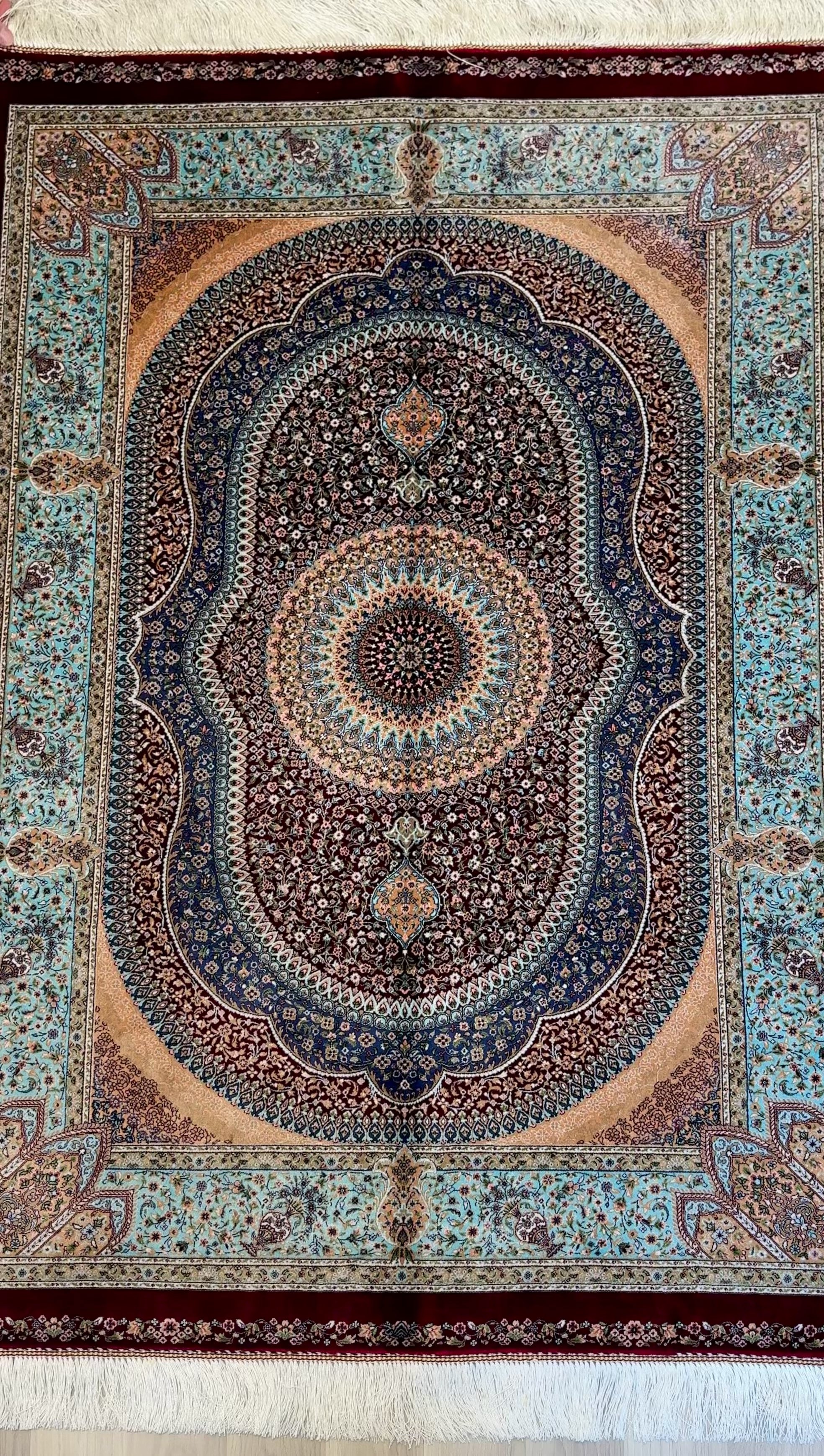 Luxury Persian Bamboo Silk Rug 100x150 cm – Robot-Woven & Hand-Knotted Edges