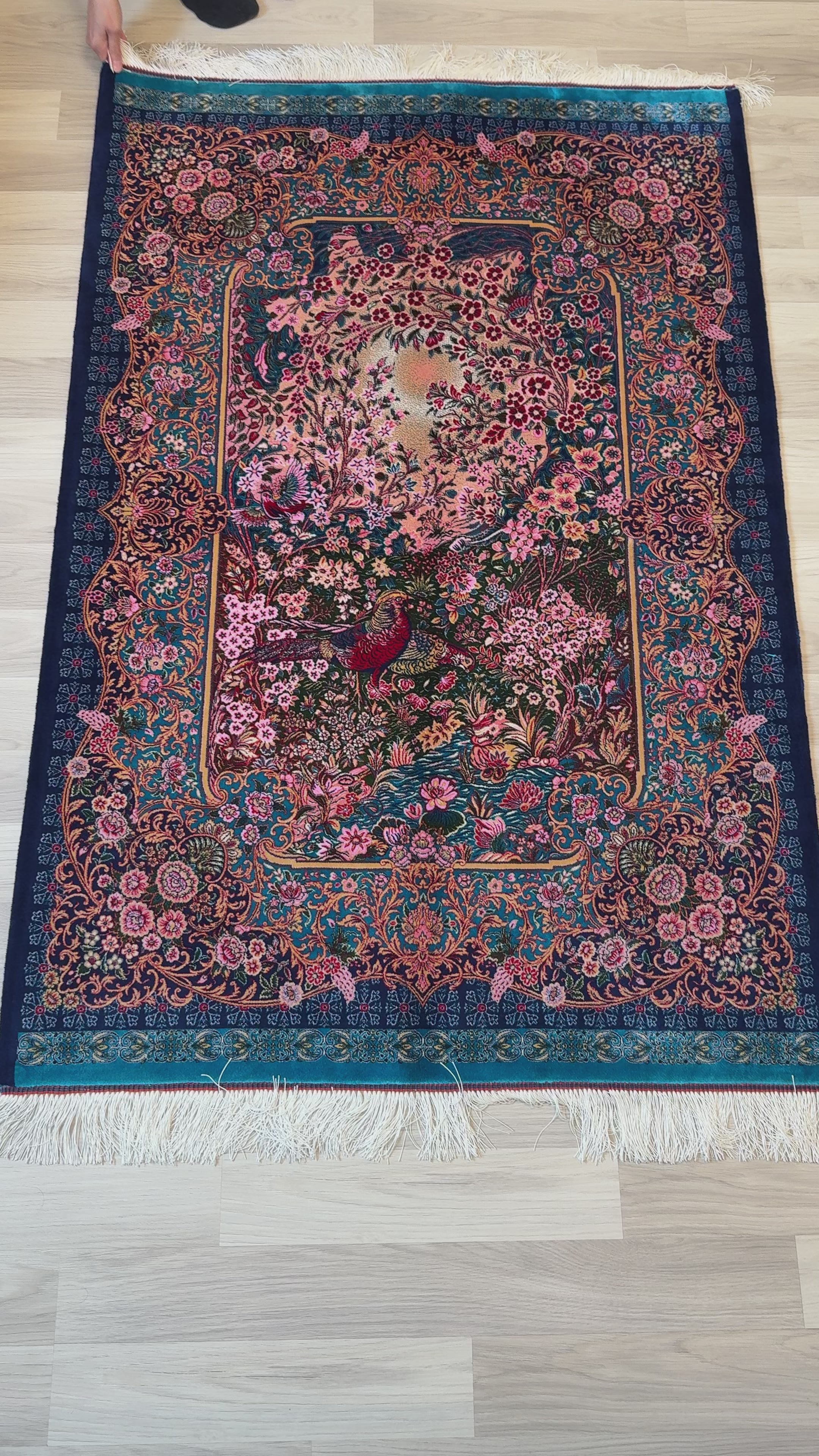 Luxury Persian Bamboo Silk Rug 100x150 cm – Robot-Woven & Hand-Knotted Edges