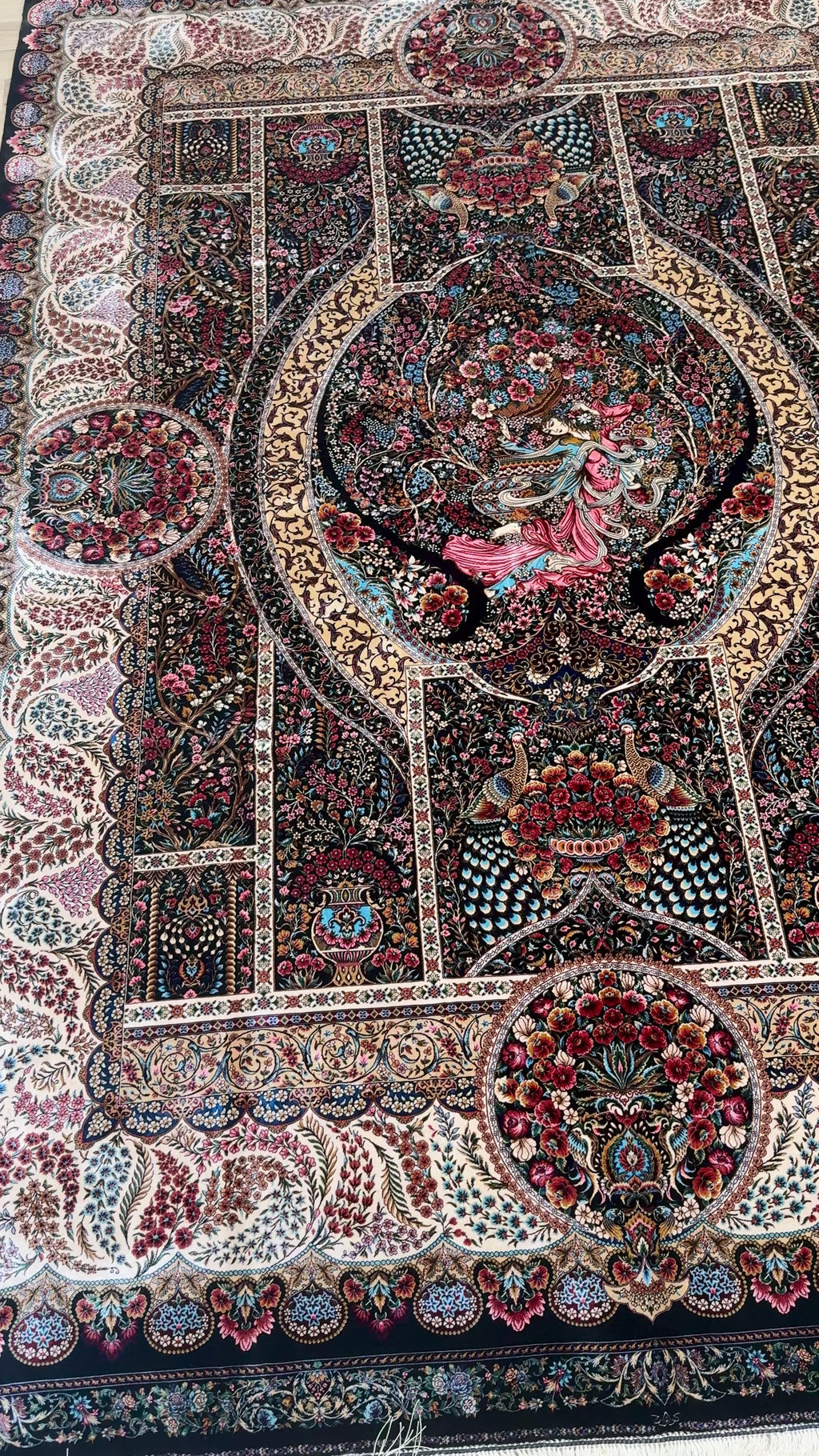 Luxury Persian Bamboo Silk Rug 200x300 cm – Robot-Woven & Hand-Knotted Edges