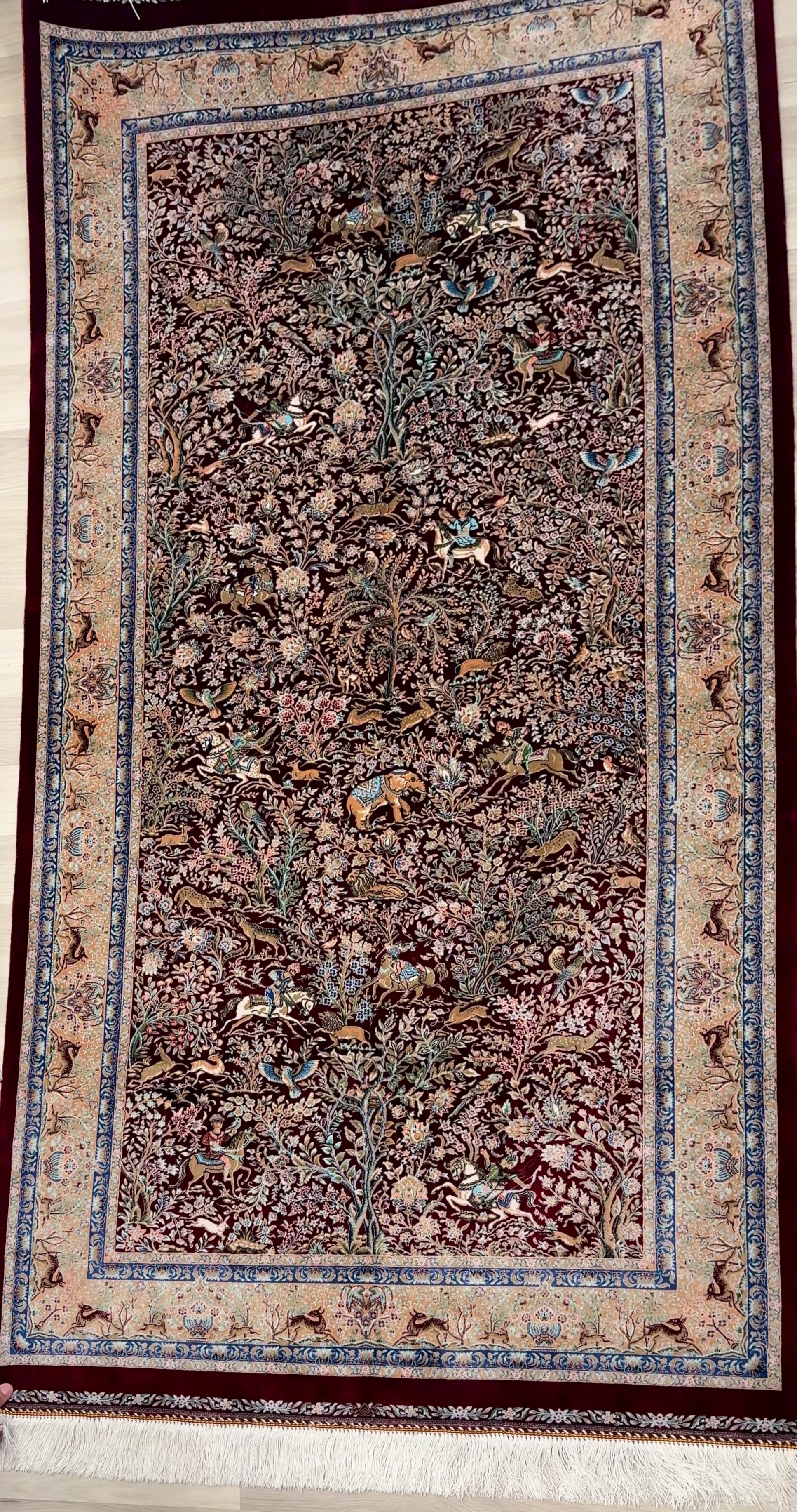 Luxury Persian Bamboo Silk Rug 100x200 cm – Robot-Woven & Hand-Knotted Edges