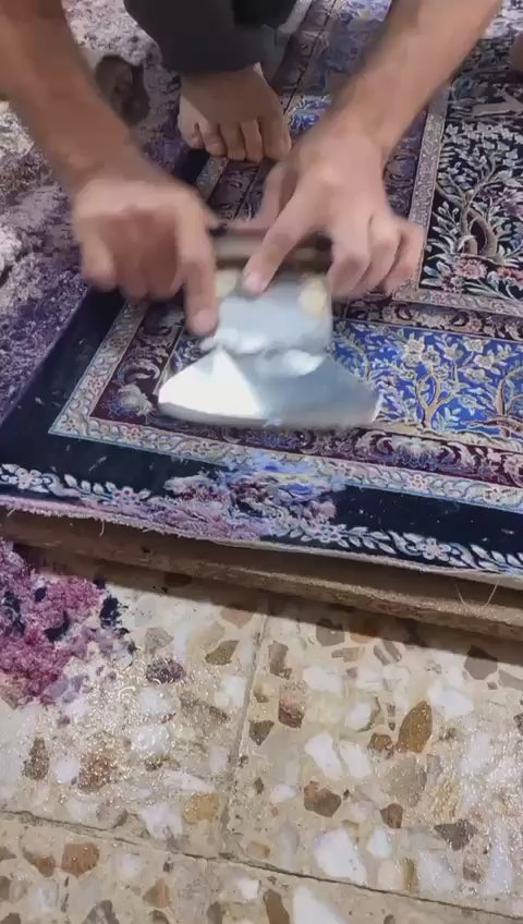 Luxury Persian Bamboo Silk Rug 150x225 cm – Robot-Woven & Hand-Knotted Edges