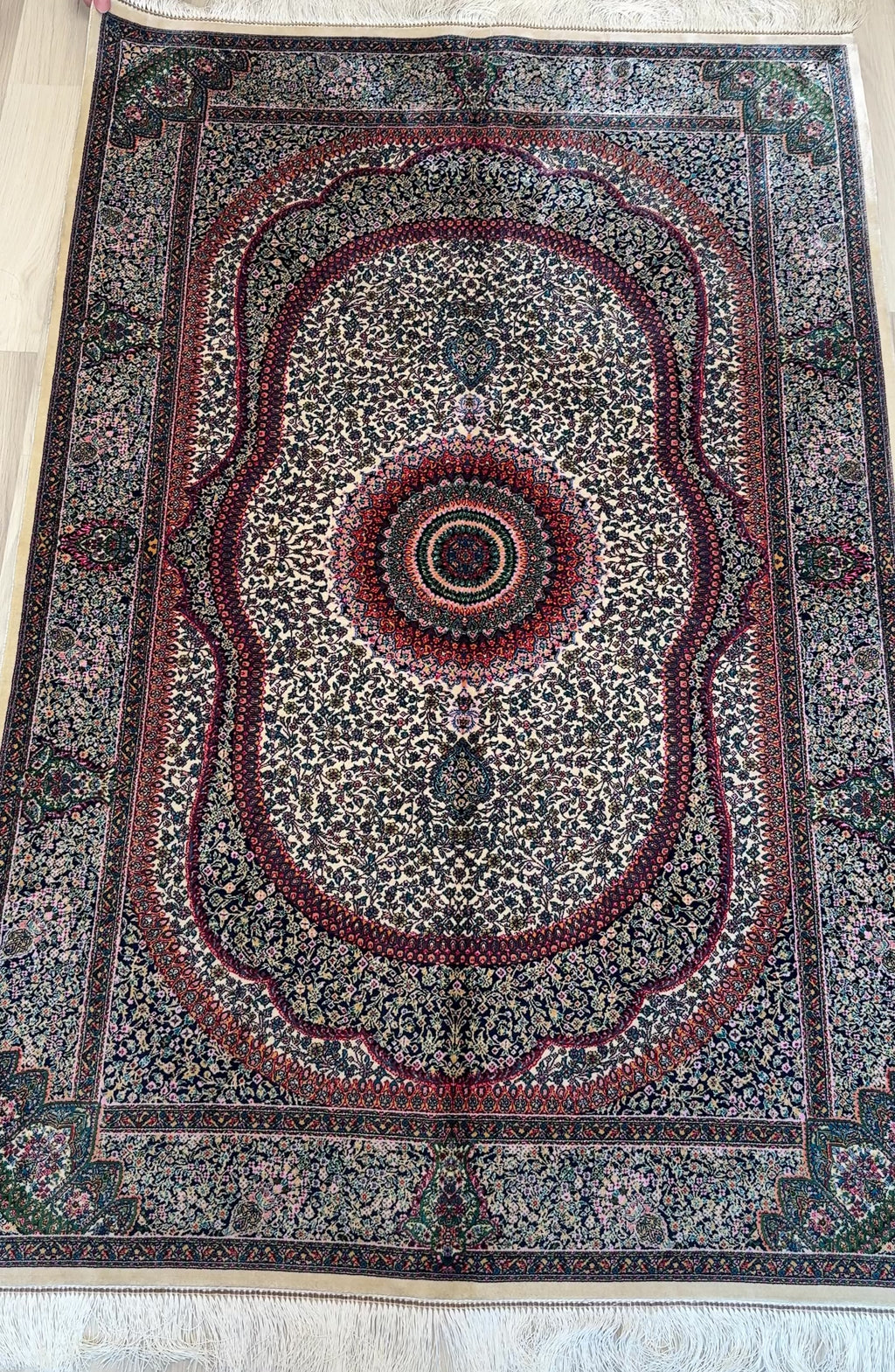 Luxury Persian Bamboo Silk Rug 100x150 cm – Robot-Woven & Hand-Knotted Edges