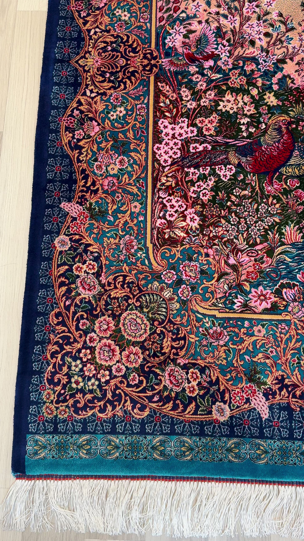 Luxury Persian Bamboo Silk Rug 100x150 cm – Robot-Woven & Hand-Knotted Edges