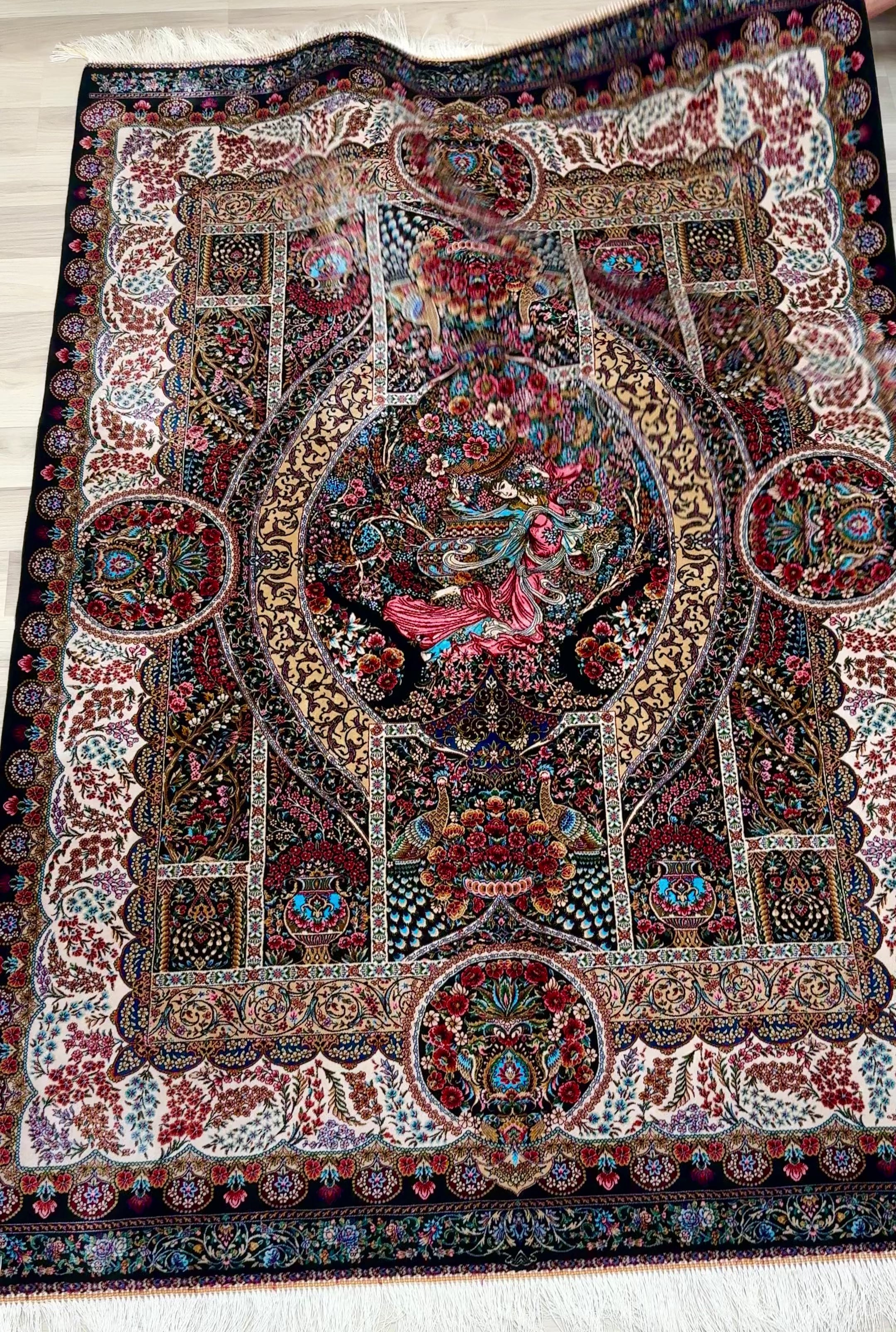 Luxury Persian Bamboo Silk Rug 150x225 cm – Robot-Woven & Hand-Knotted Edges