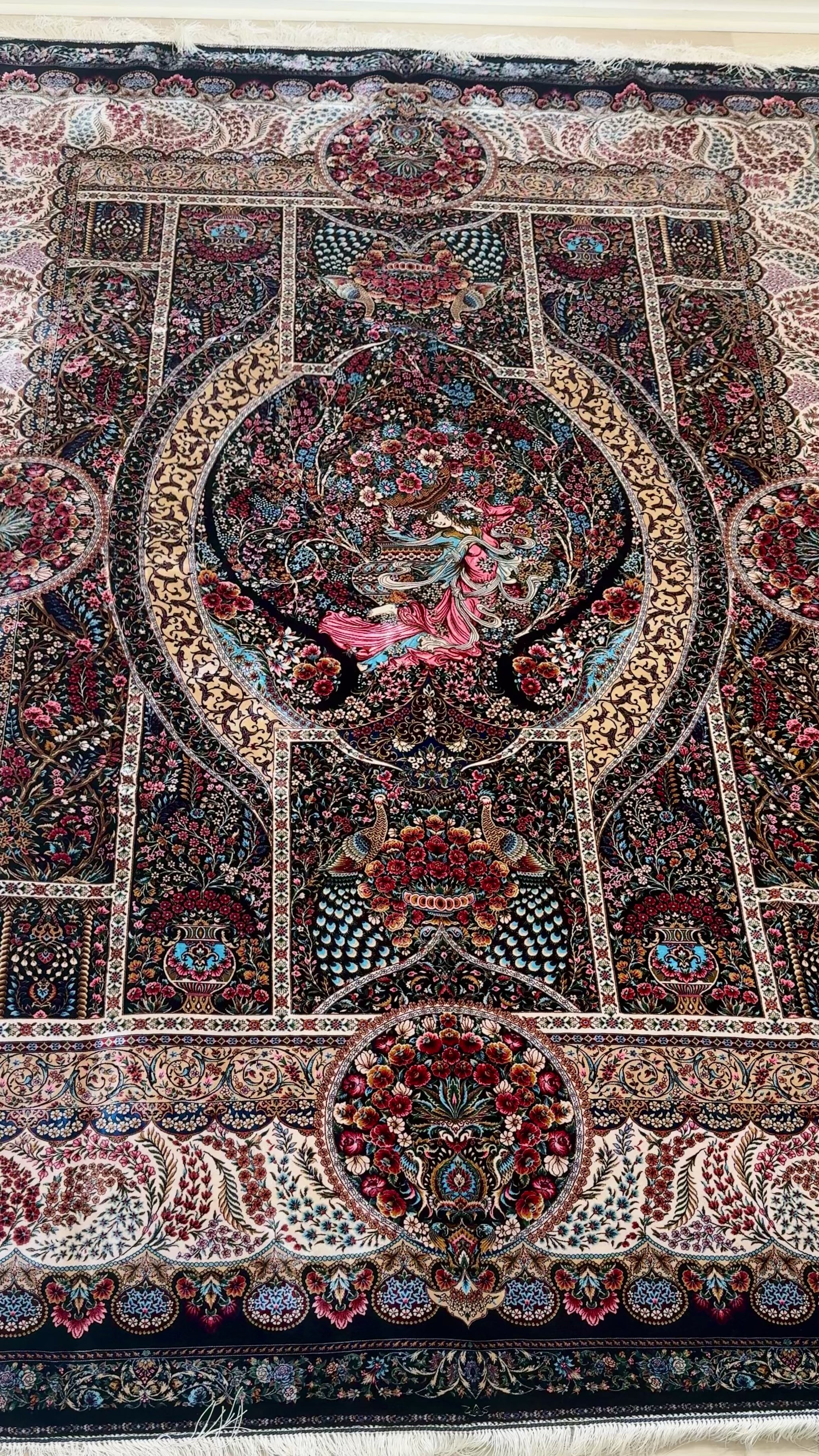 Luxury Persian Bamboo Silk Rug 200x300 cm – Robot-Woven & Hand-Knotted Edges