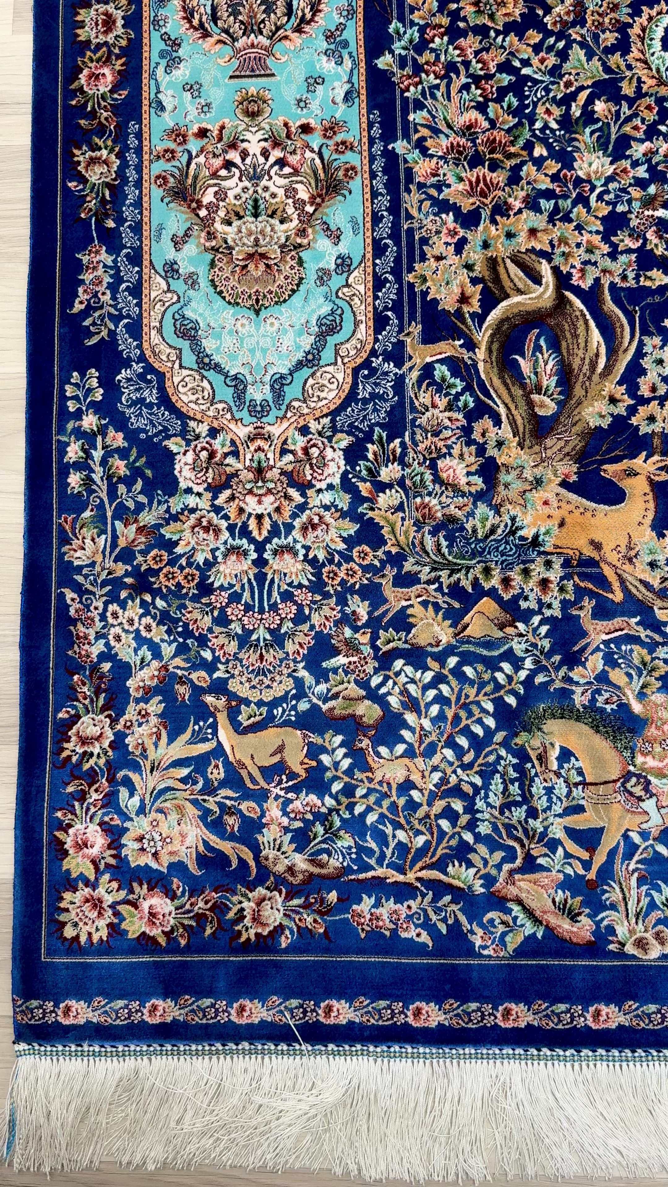 Luxury Persian Bamboo Silk Rug 120x180 cm – Robot-Woven & Hand-Knotted Edges