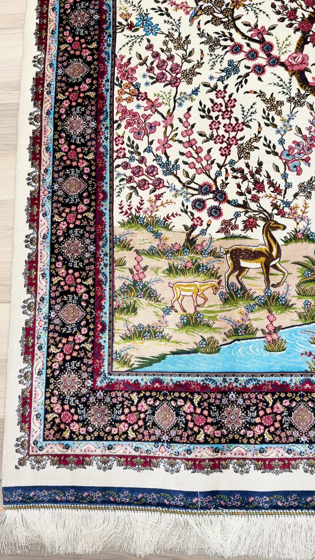 Luxury Persian Bamboo Silk Rug 120x180 cm – Robot-Woven & Hand-Knotted Edges