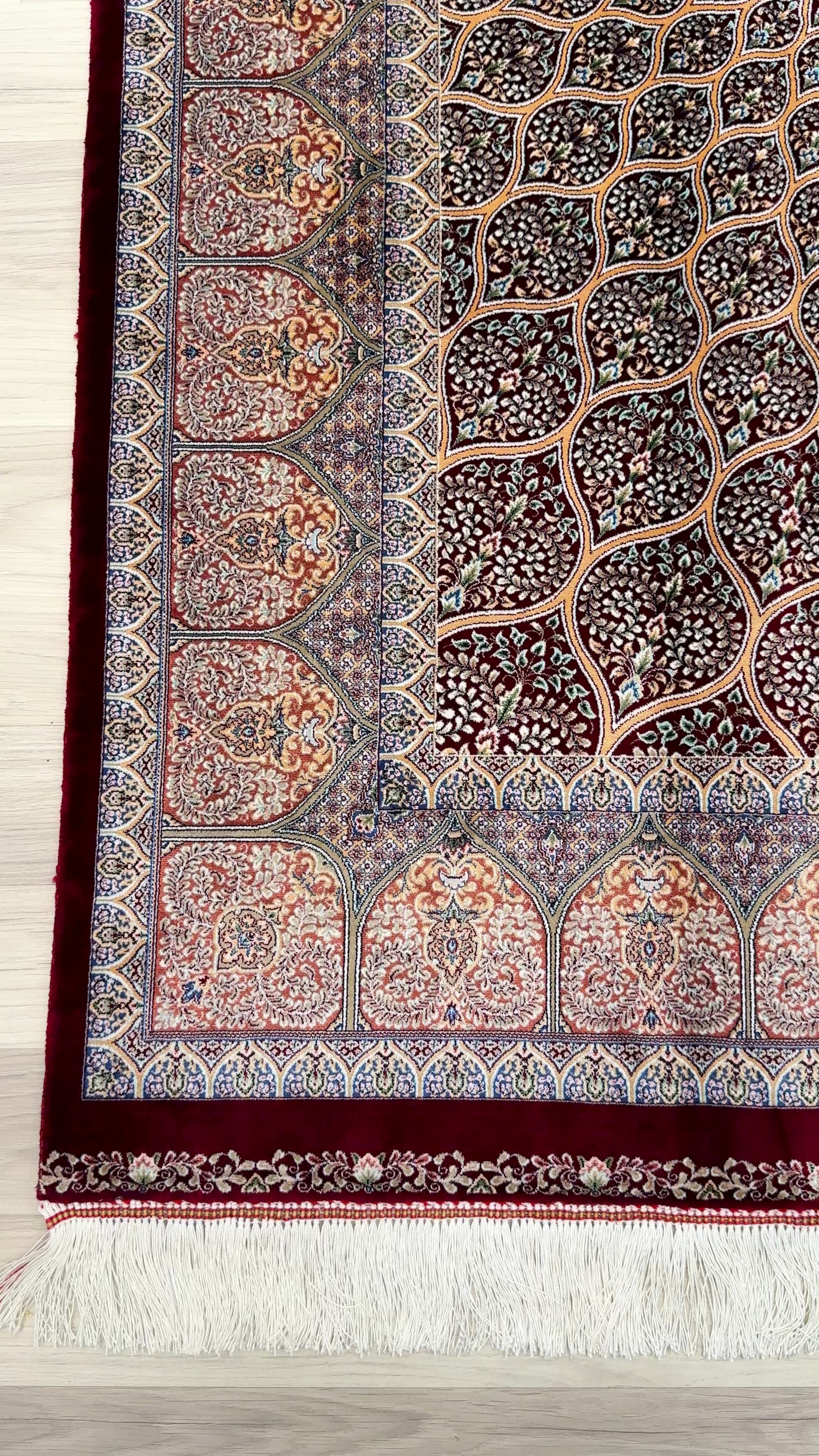 Luxury Persian Bamboo Silk Rug 120x180 cm – Robot-Woven & Hand-Knotted Edges