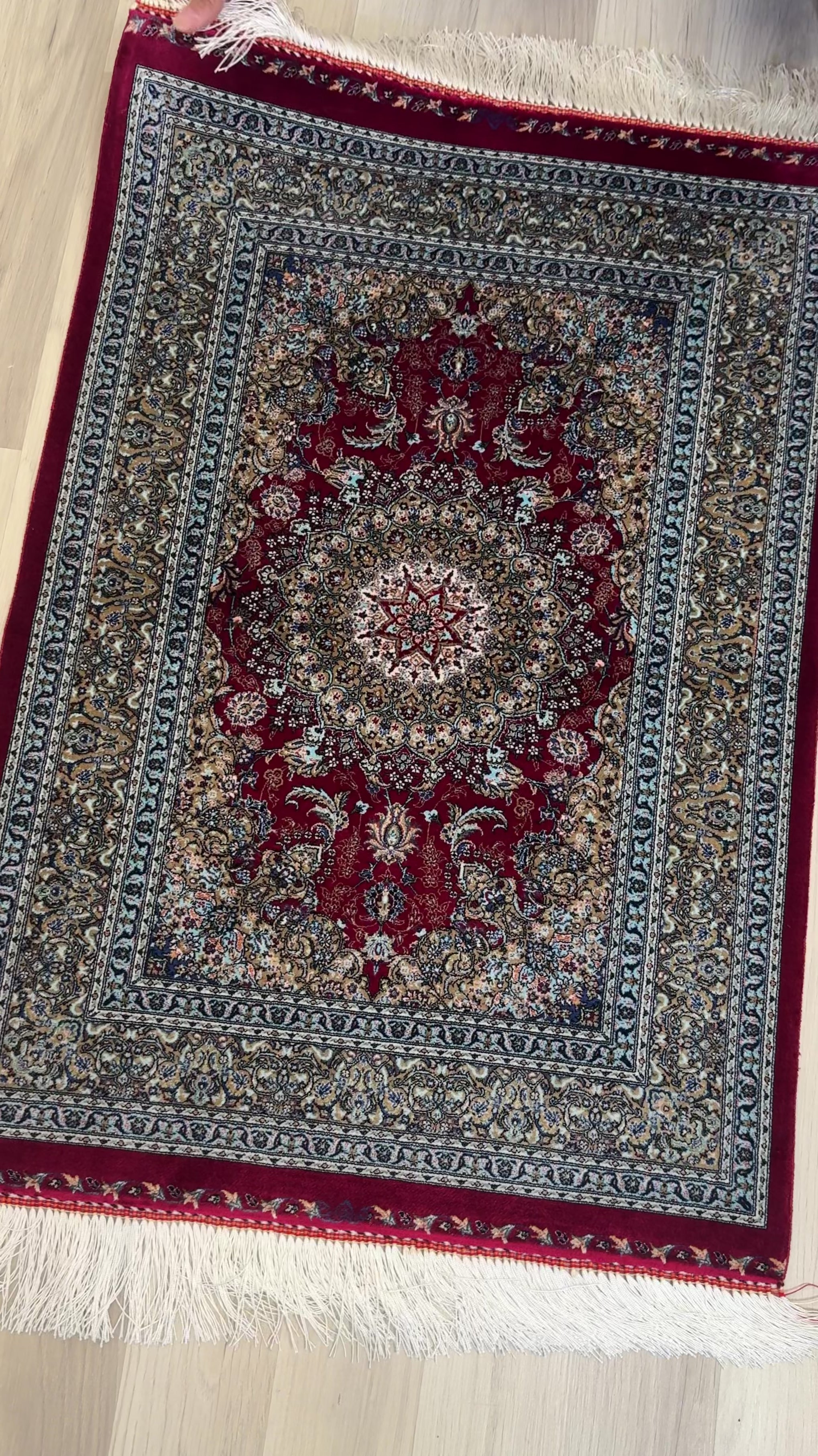 Elegant Persian Bamboo Silk Rug 60x90 cm – Robot-Woven & Hand-Knotted Edges