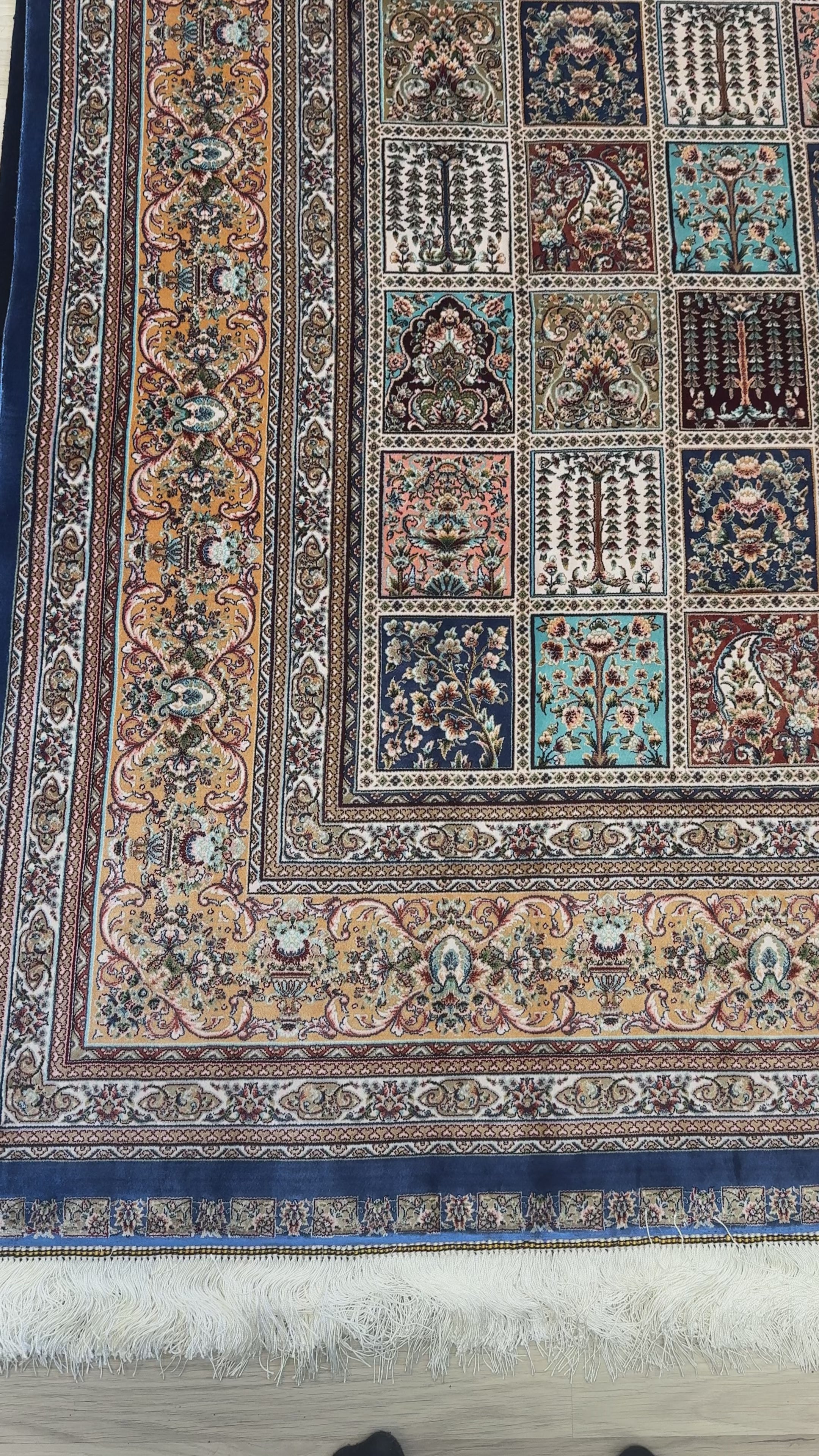 Luxury Persian Bamboo Silk Rug 150x230 cm – Robot-Woven & Hand-Knotted Edges