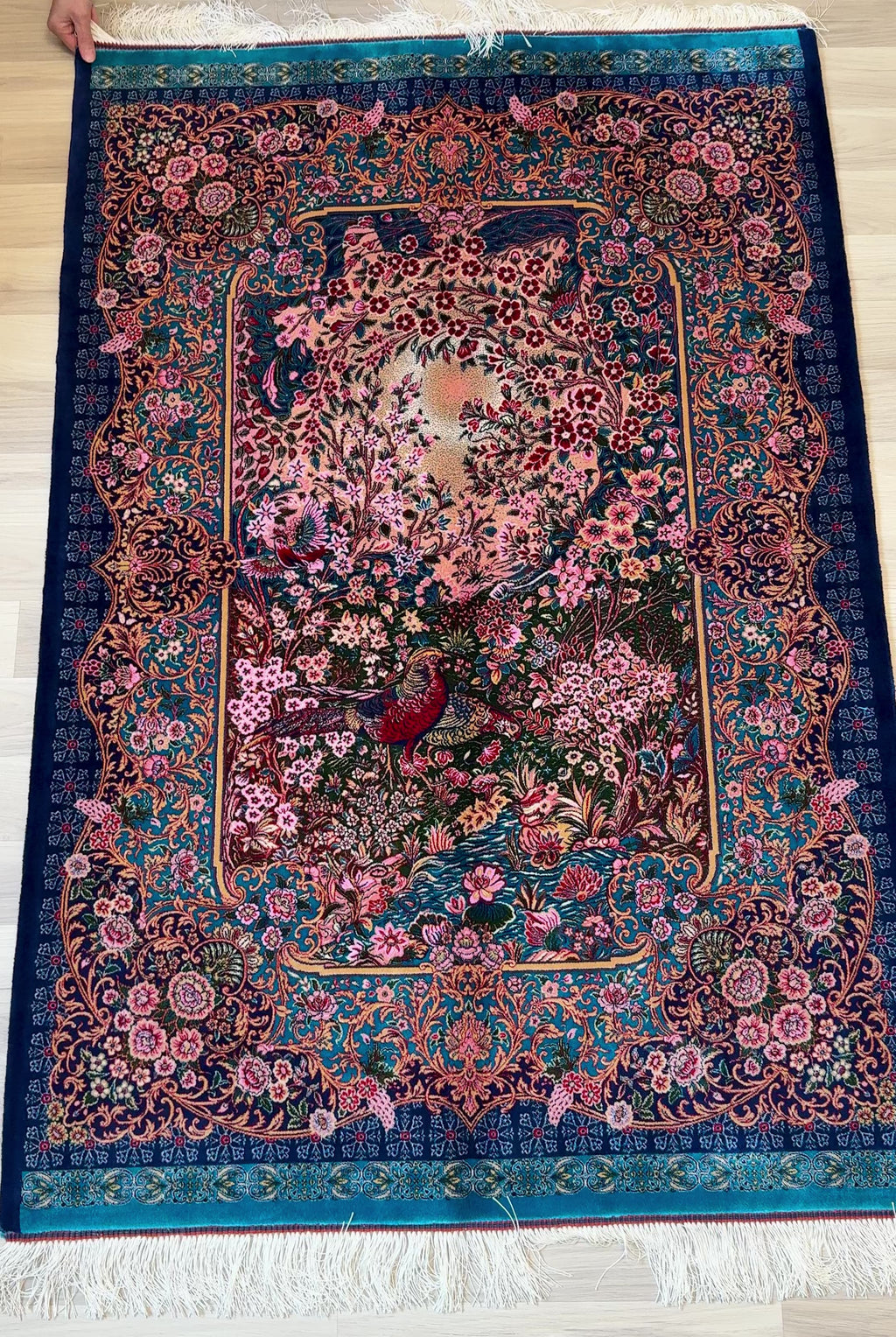 Luxury Persian Bamboo Silk Rug 100x150 cm – Robot-Woven & Hand-Knotted Edges