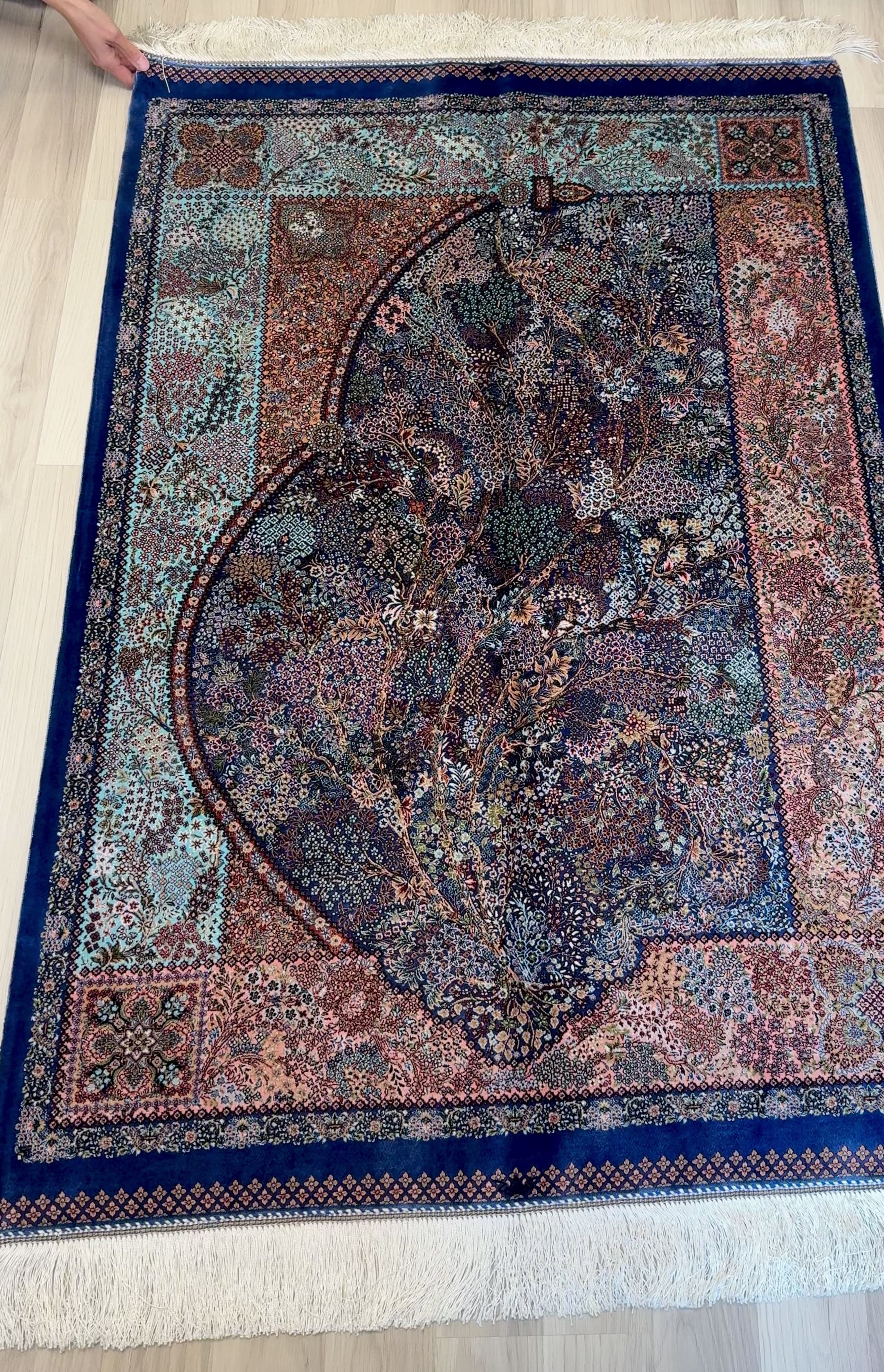 Luxury Persian Bamboo Silk Rug 100x150 cm – Robot-Woven & Hand-Knotted Edges