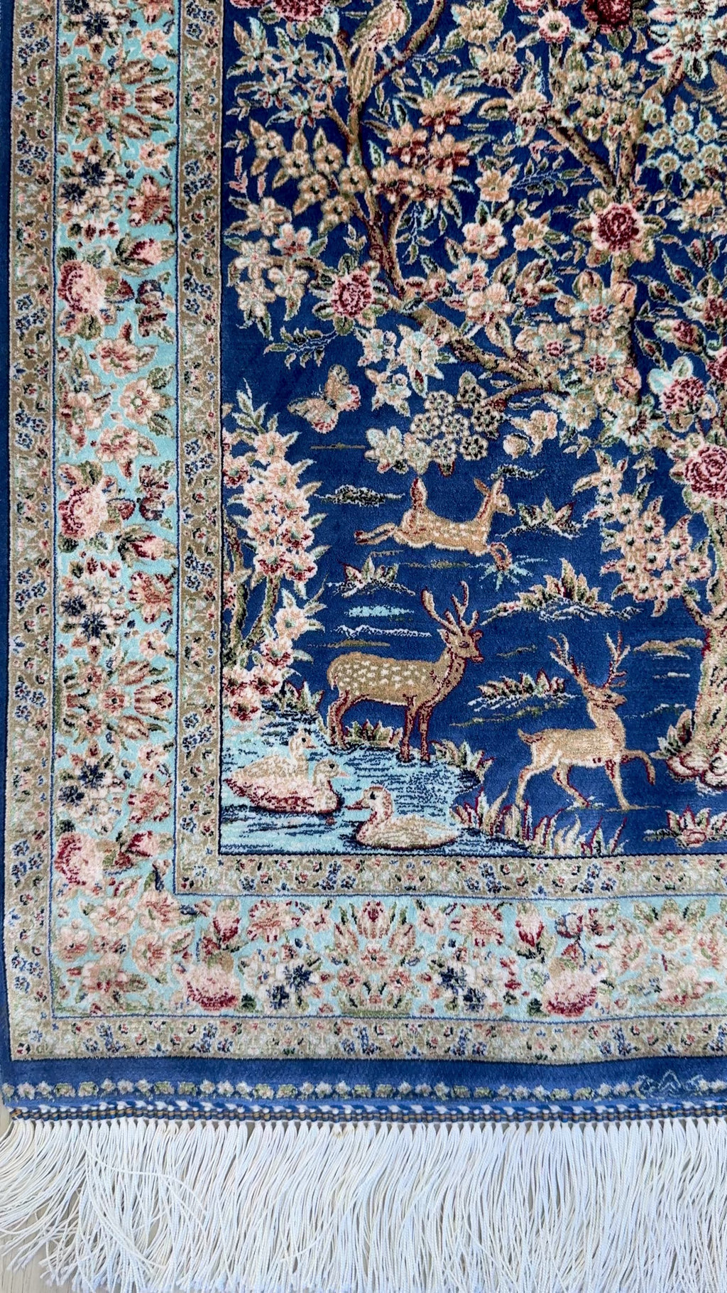 Elegant Persian Bamboo Silk Rug 60x90 cm – Robot-Woven & Hand-Knotted Edges