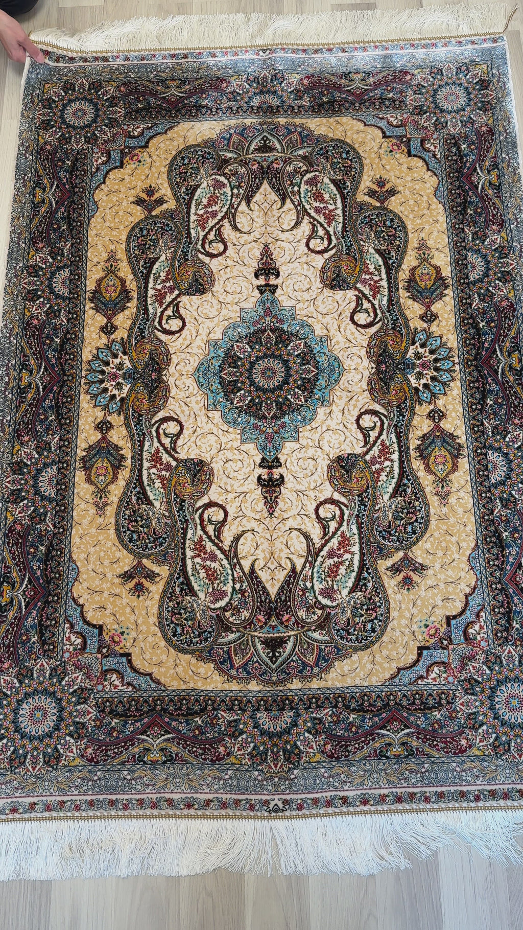 Luxury Persian Bamboo Silk Rug 100x150 cm – Robot-Woven & Hand-Knotted Edges