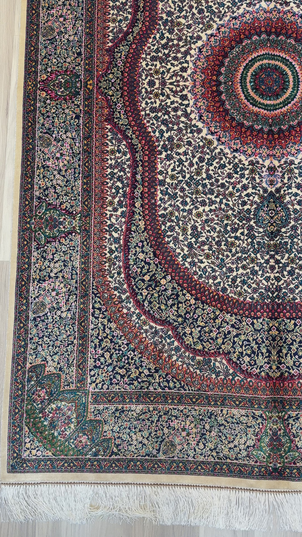 Luxury Persian Bamboo Silk Rug 100x150 cm – Robot-Woven & Hand-Knotted Edges