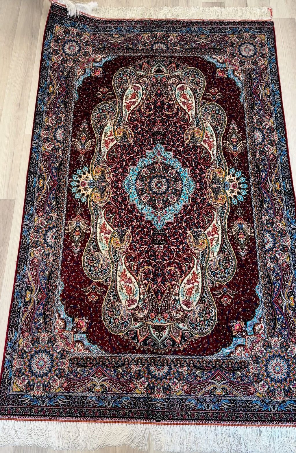 Luxury Persian Bamboo Silk Rug 100x150 cm – Robot-Woven & Hand-Knotted Edges