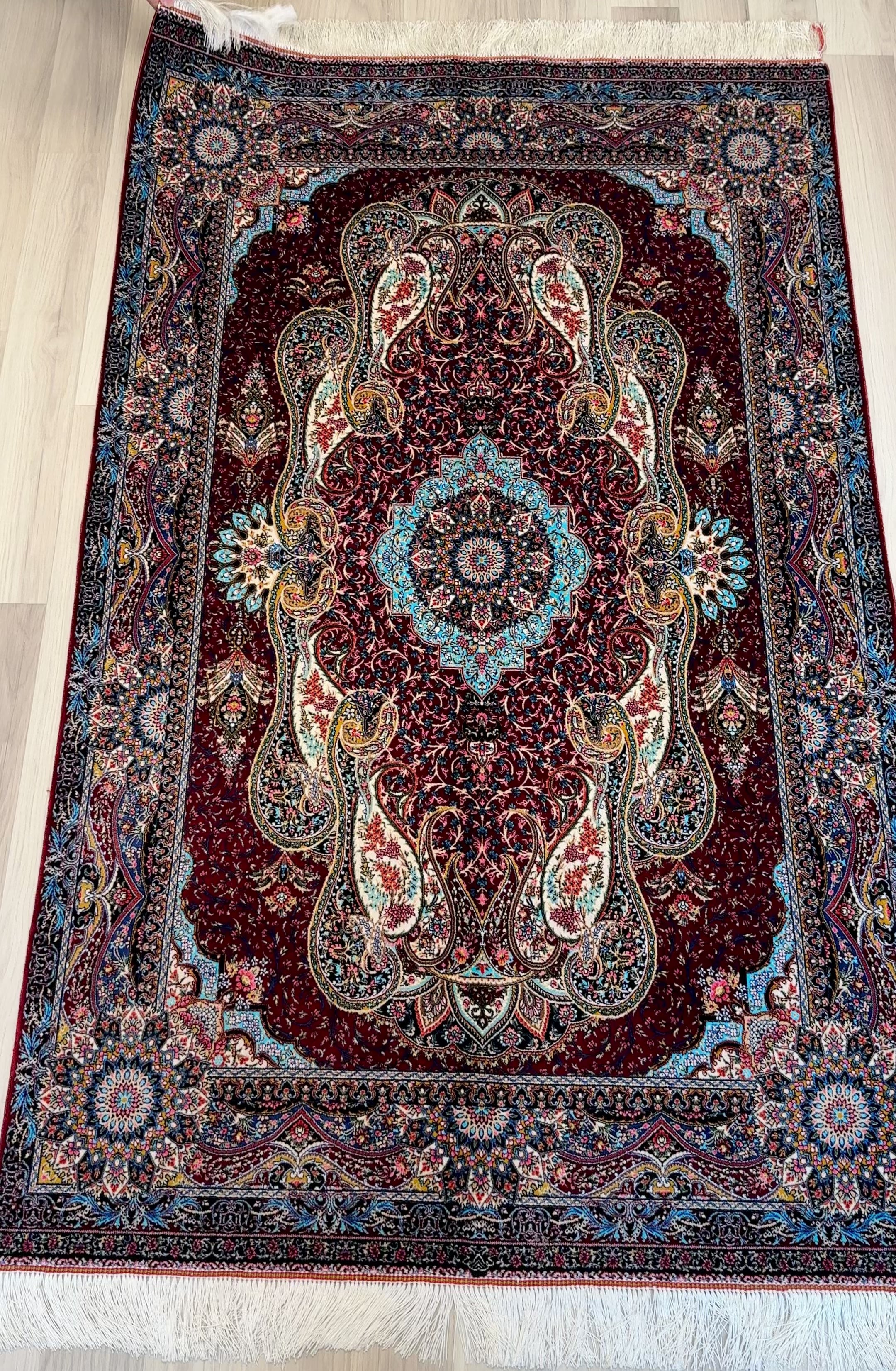 Luxury Persian Bamboo Silk Rug 100x150 cm – Robot-Woven & Hand-Knotted Edges