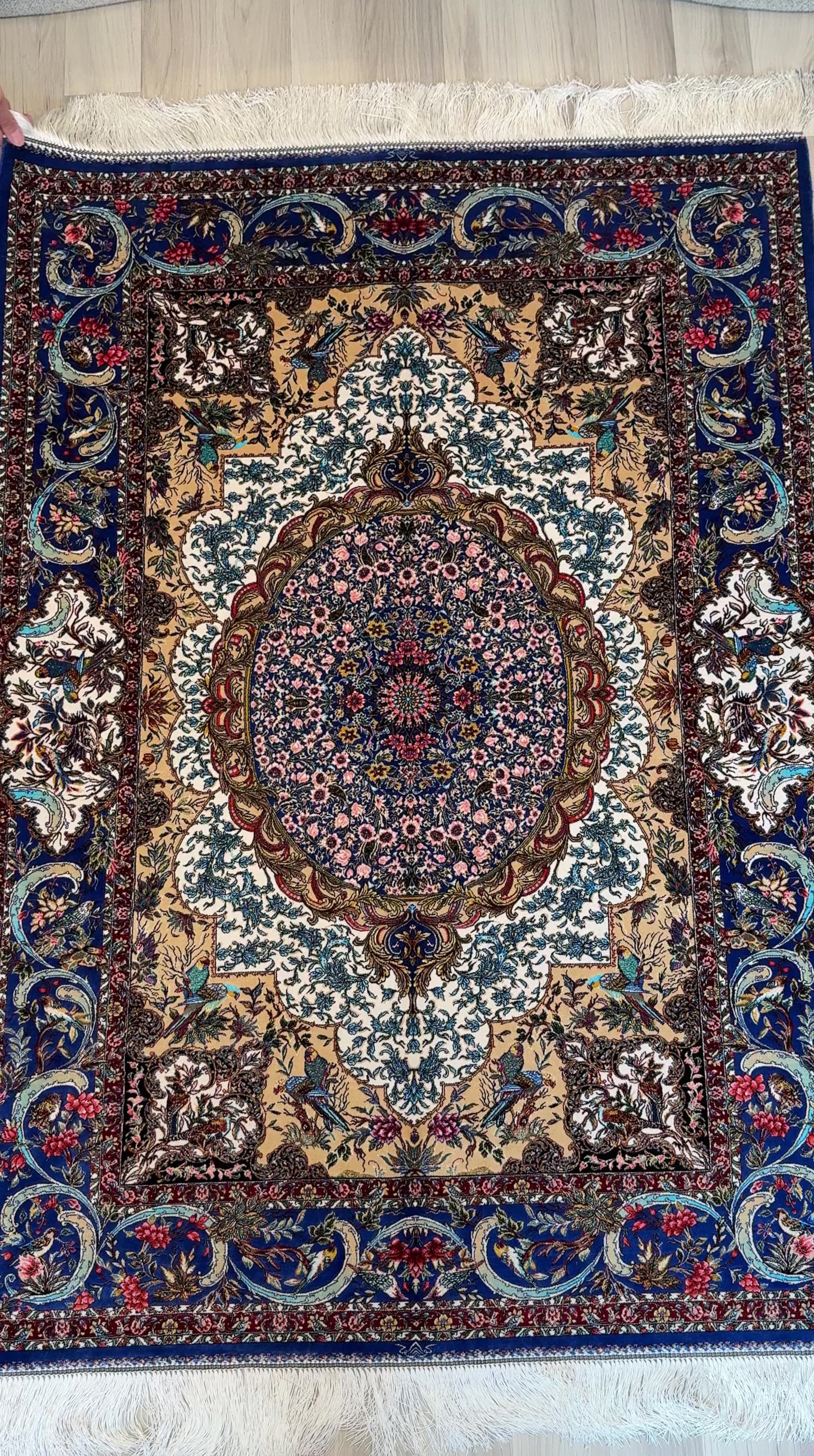 Luxury Persian Bamboo Silk Rug 100x150 cm – Robot-Woven & Hand-Knotted Edges