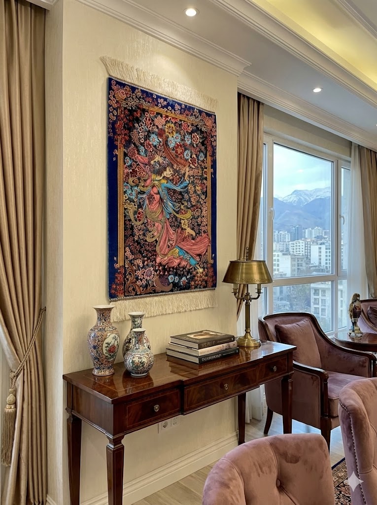 Luxury Persian Bamboo Silk Rug Wall Art Rug 50x70 cm – Robot-Woven & Hand-Knotted Edges